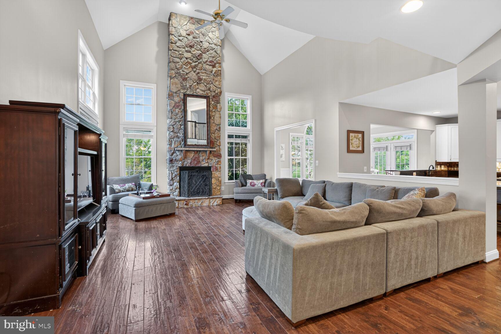 LANSDOWNE ON THE POTOMAC - Residential