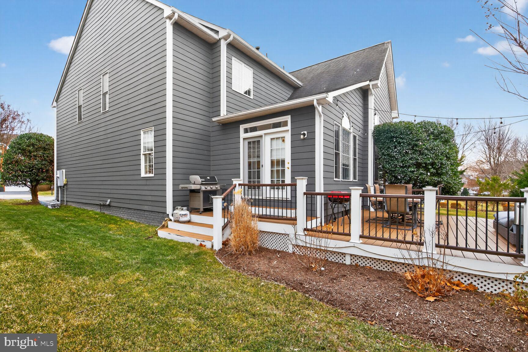 LANSDOWNE ON THE POTOMAC - Residential