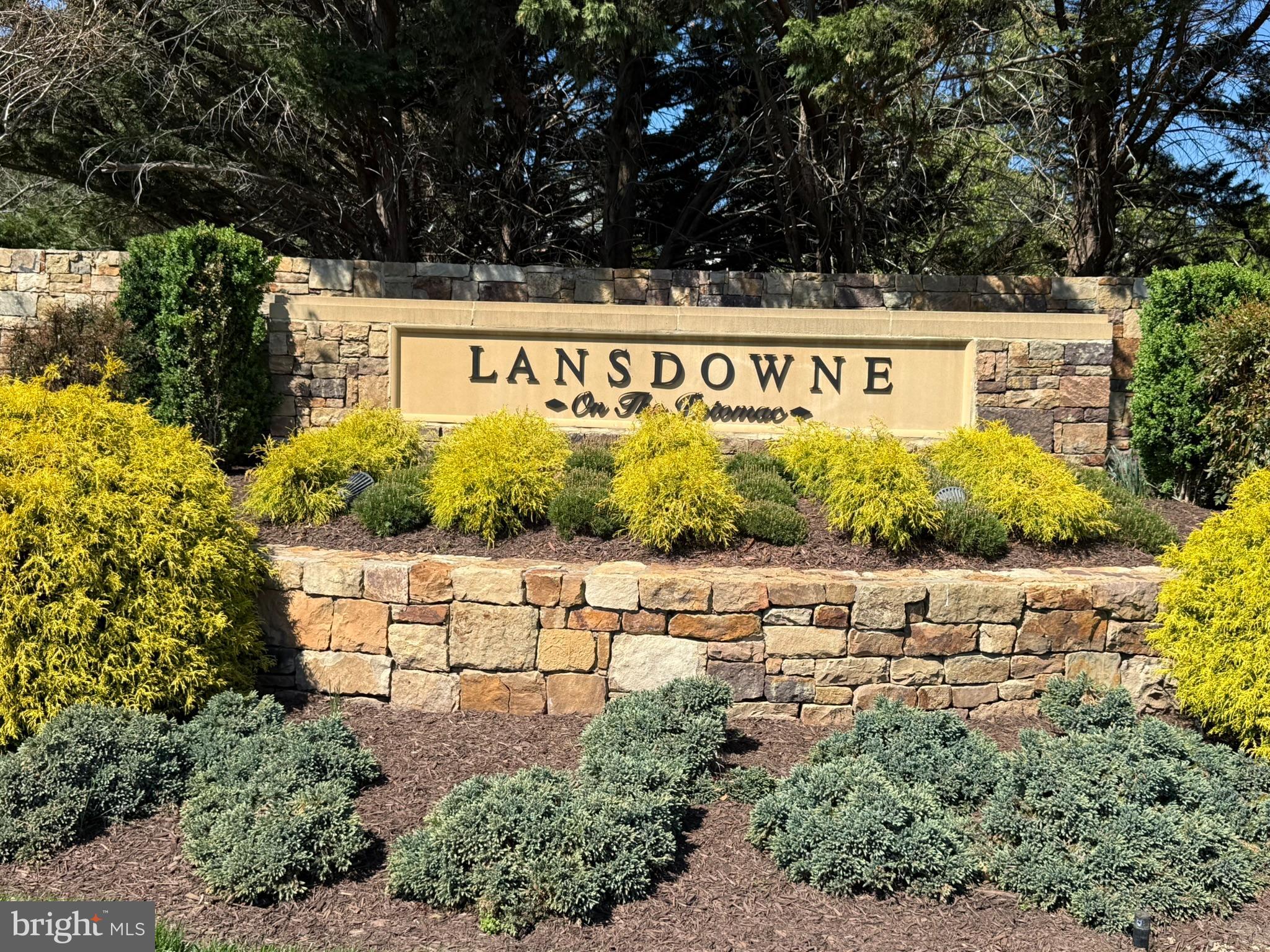 LANSDOWNE ON THE POTOMAC - Residential