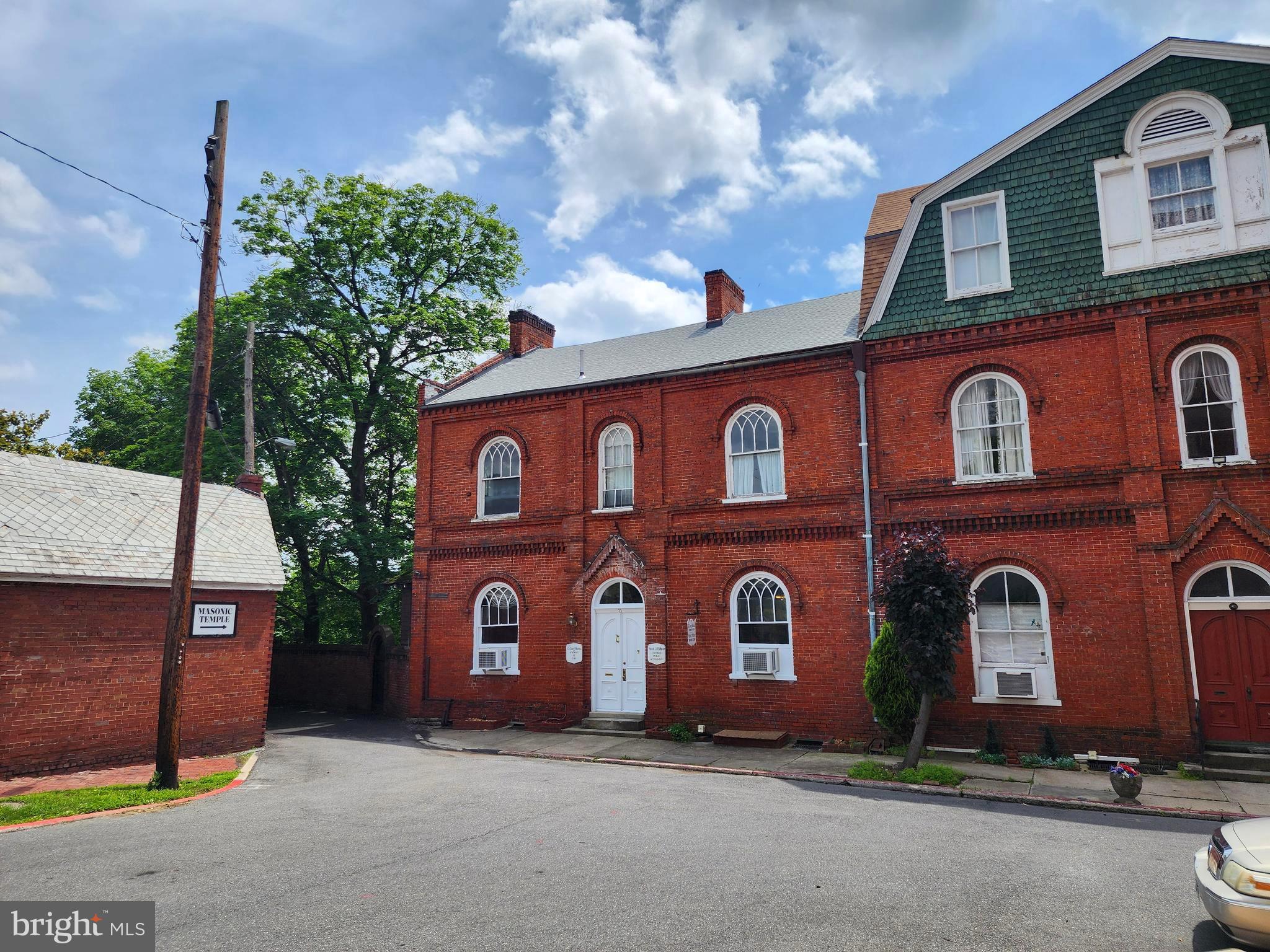 71 PROSPECT SQUARE