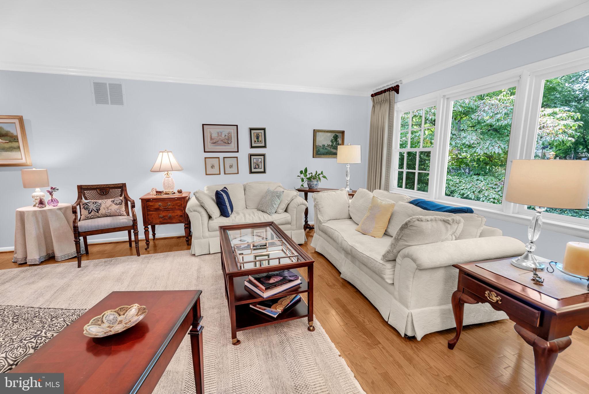 COUNTRY CLUB - Residential Lease