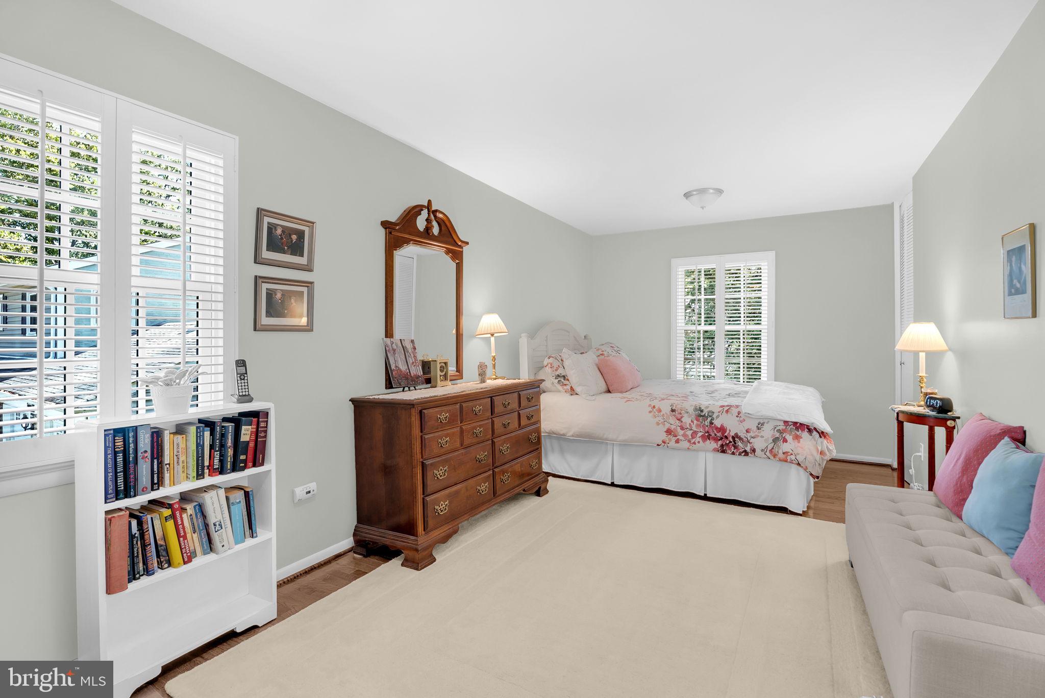 COUNTRY CLUB - Residential Lease