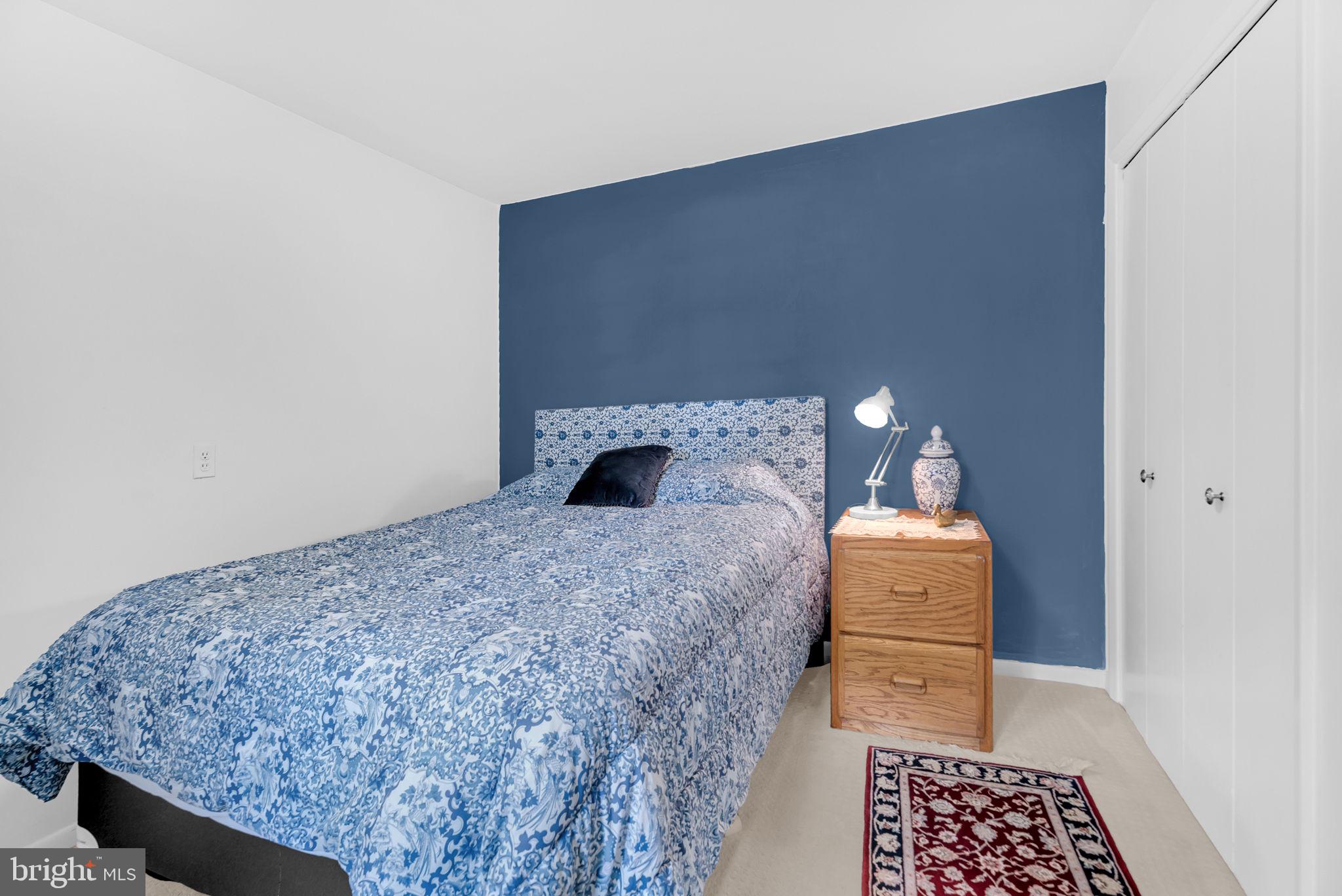 COUNTRY CLUB - Residential Lease