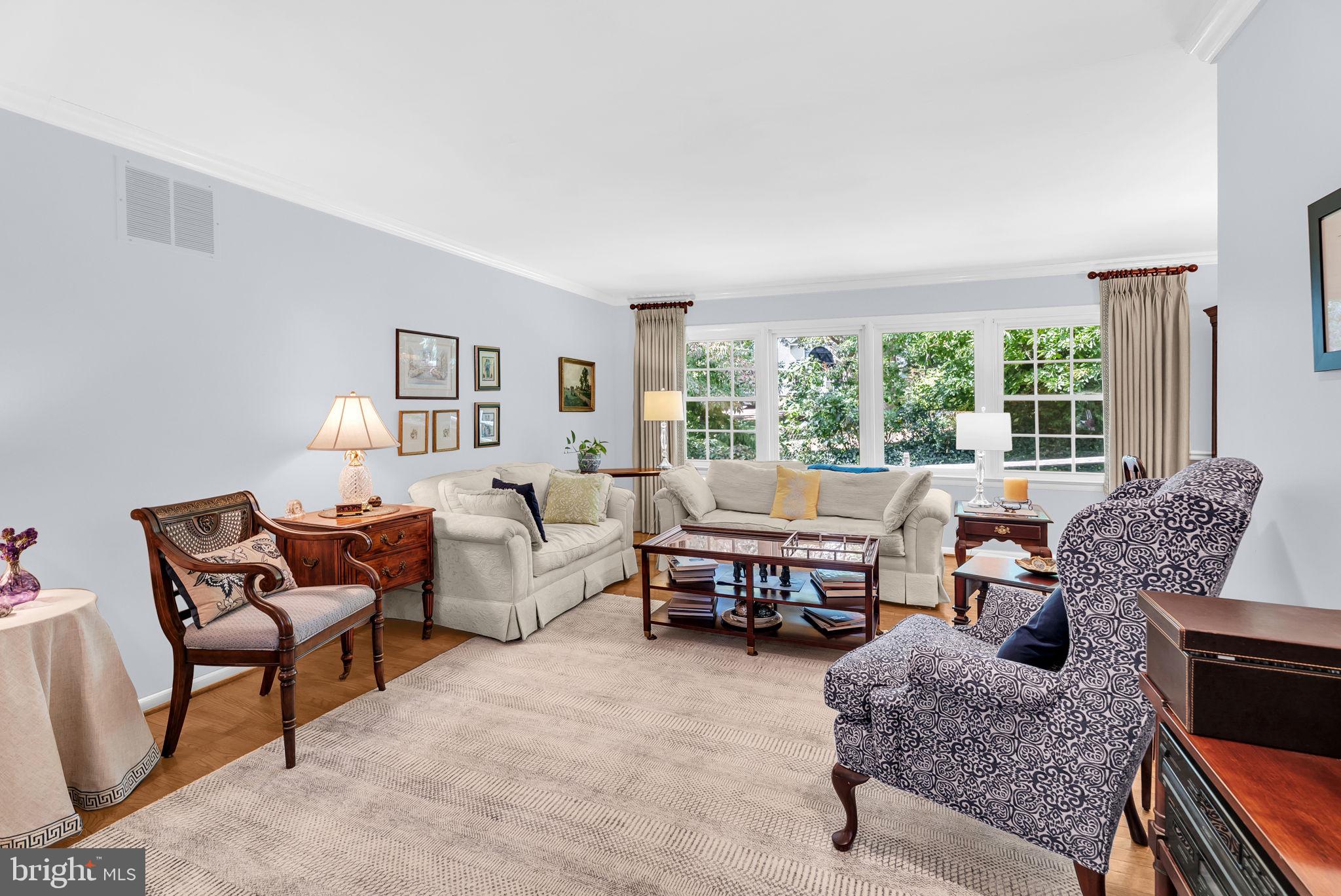 COUNTRY CLUB - Residential Lease