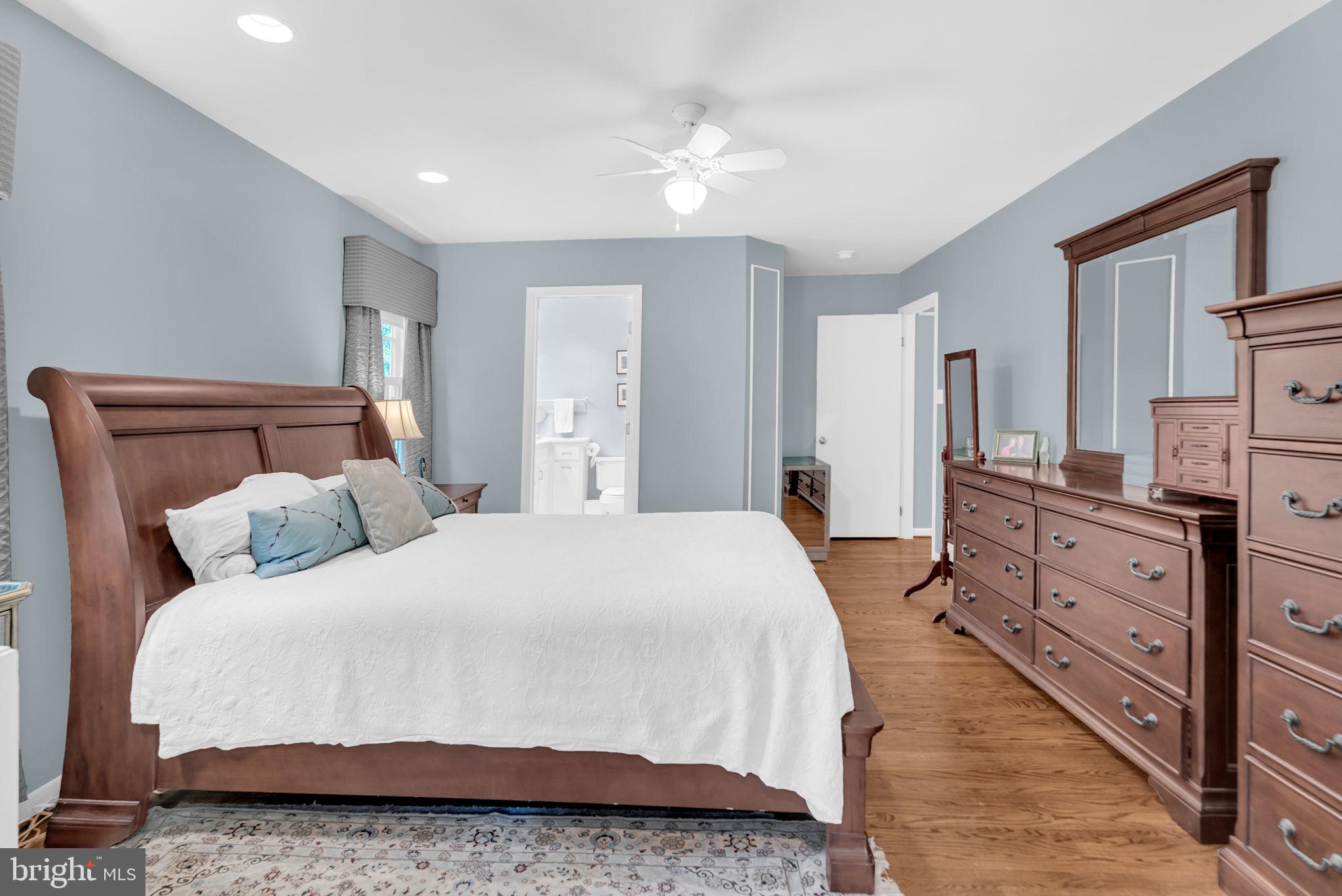 COUNTRY CLUB - Residential Lease