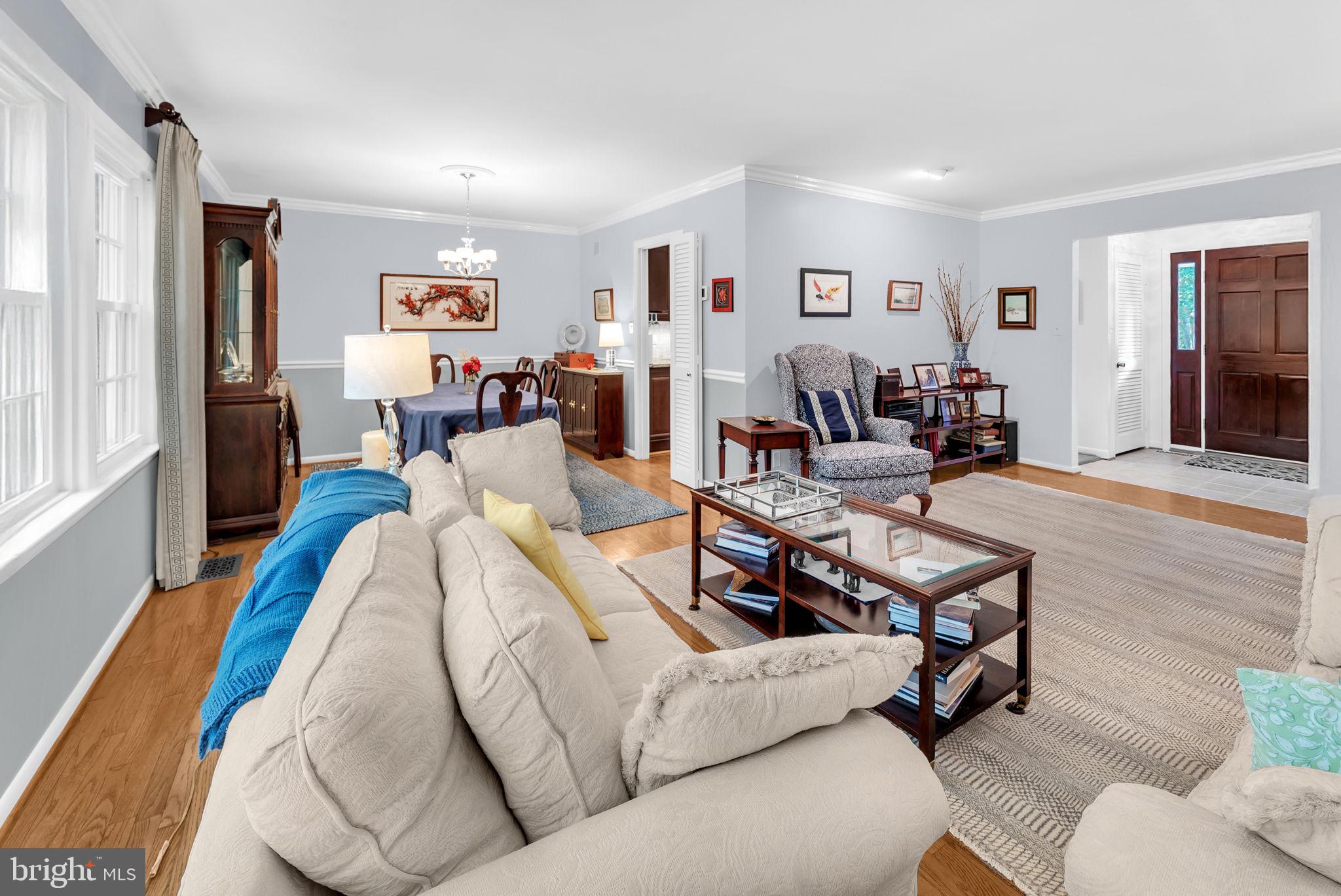 COUNTRY CLUB - Residential Lease