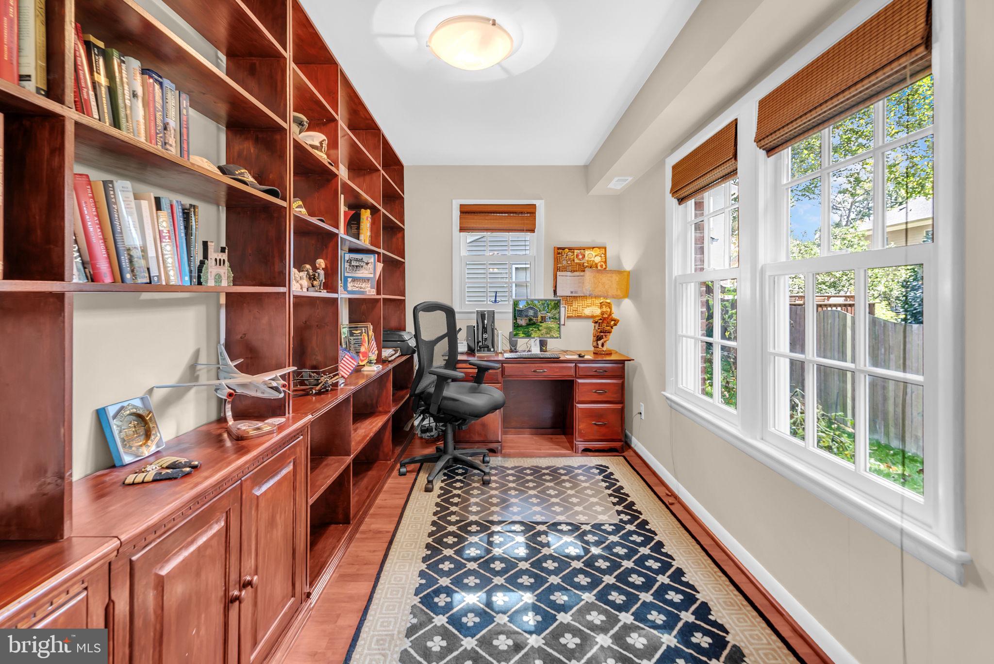 COUNTRY CLUB - Residential Lease