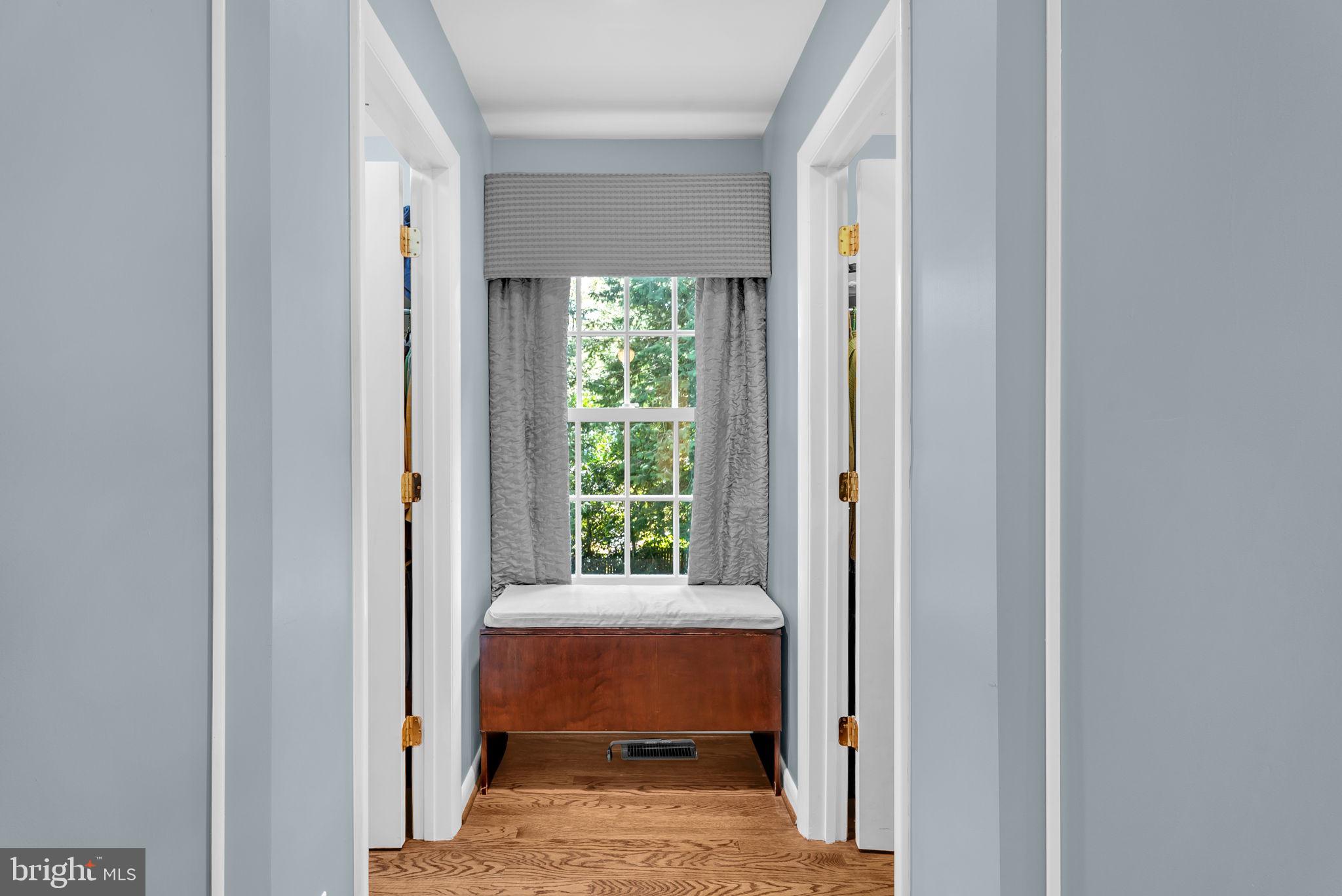 COUNTRY CLUB - Residential Lease