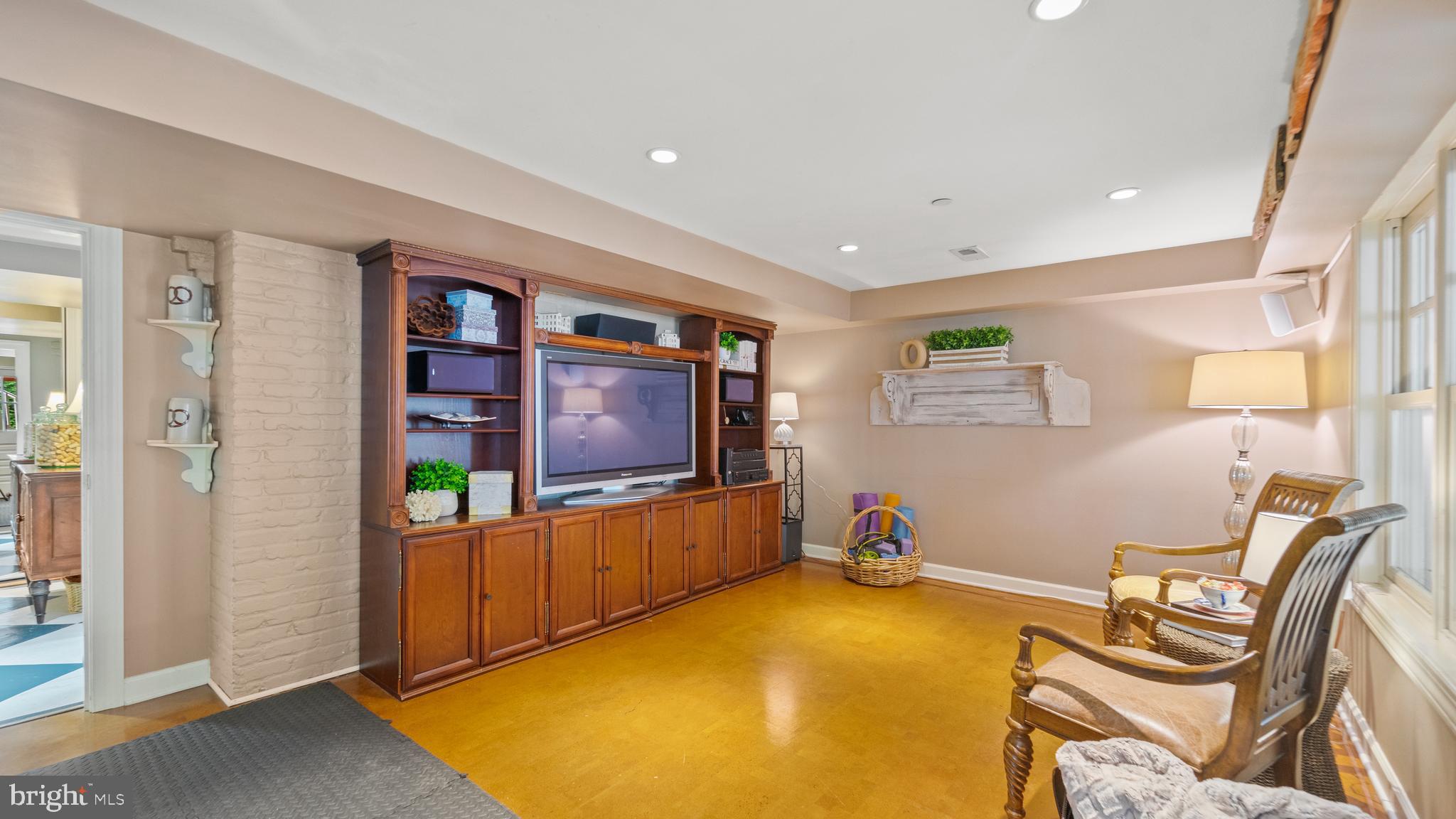 MURRAY HILL - Residential