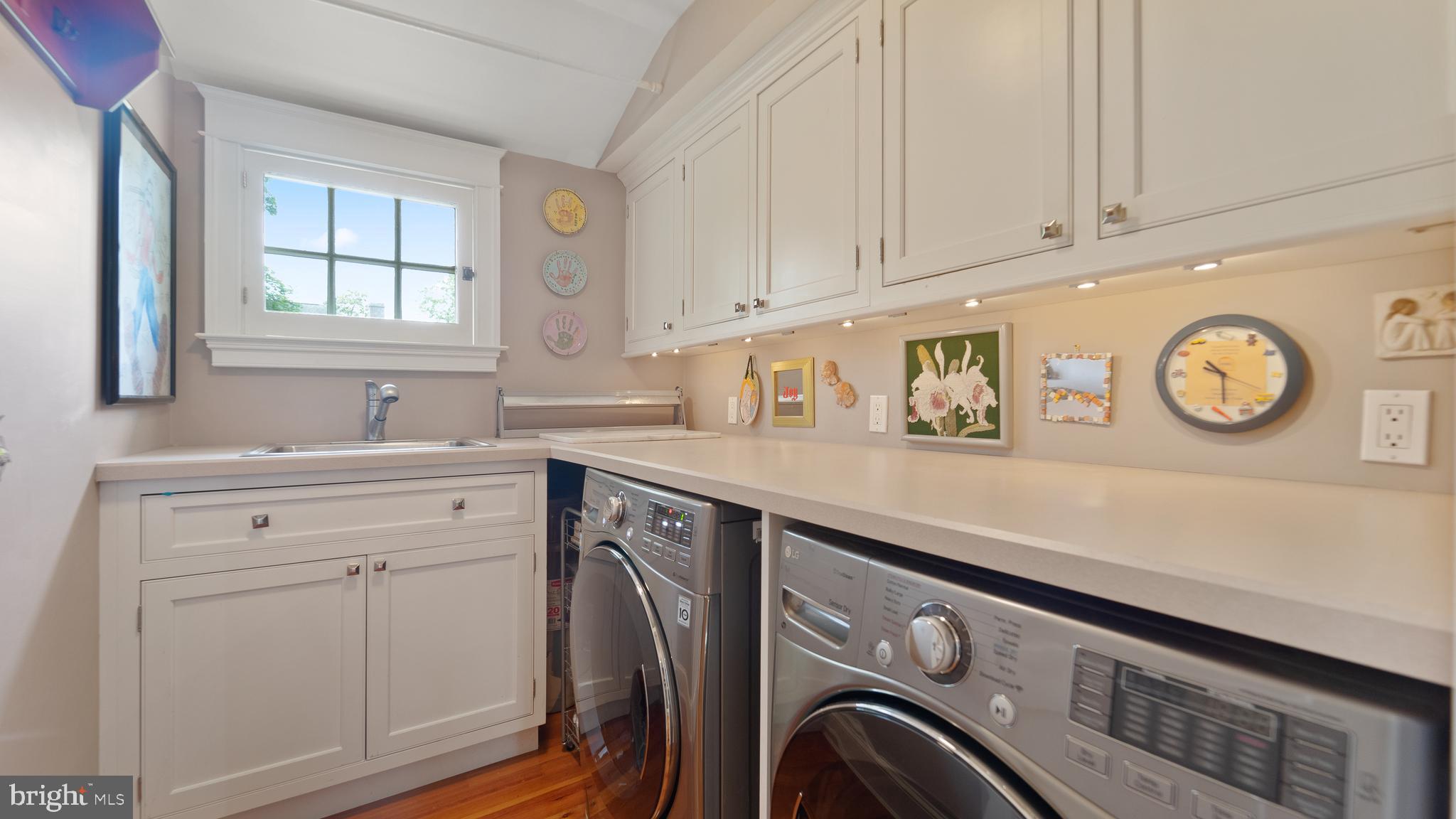 MURRAY HILL - Residential