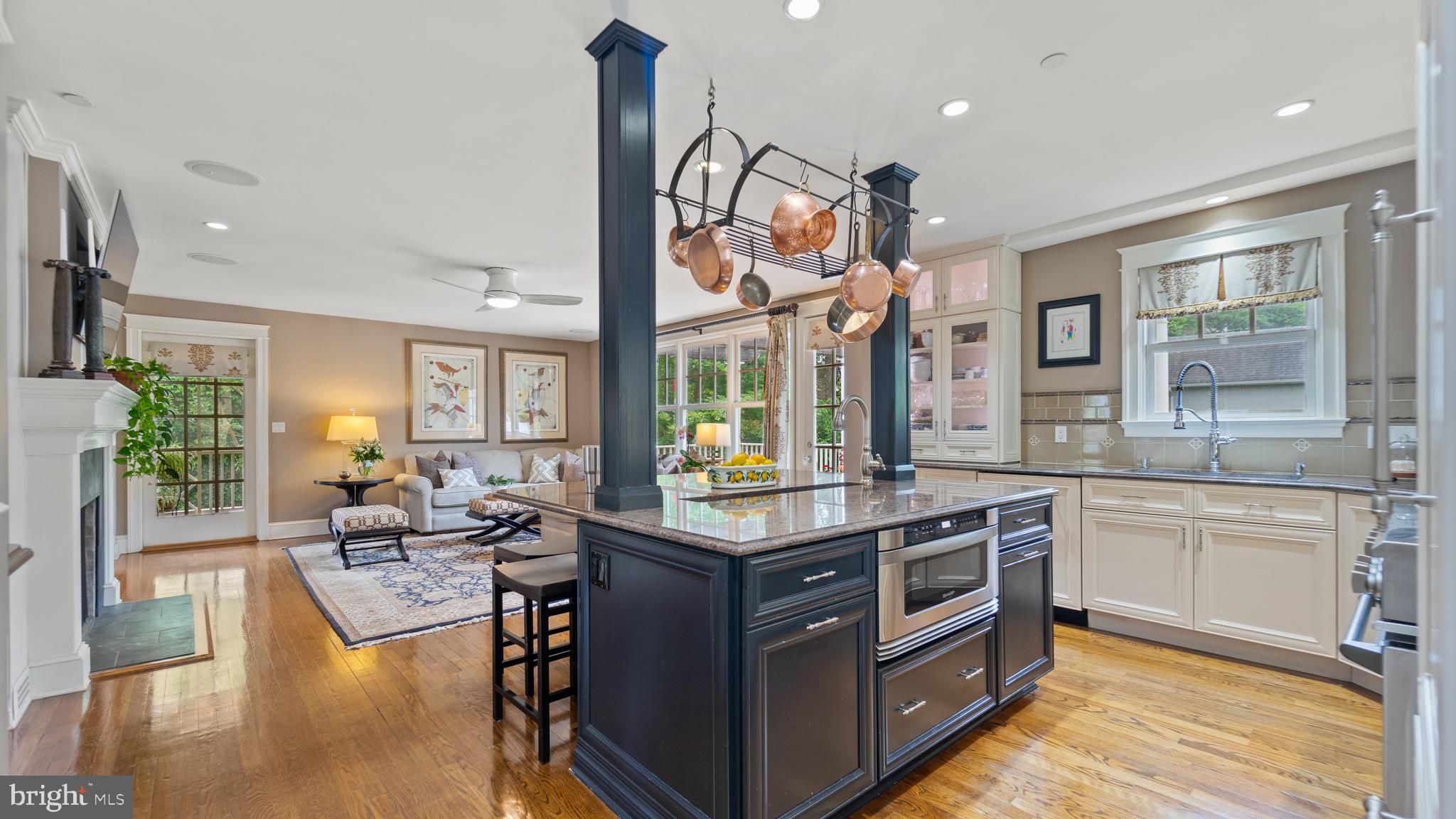 MURRAY HILL - Residential