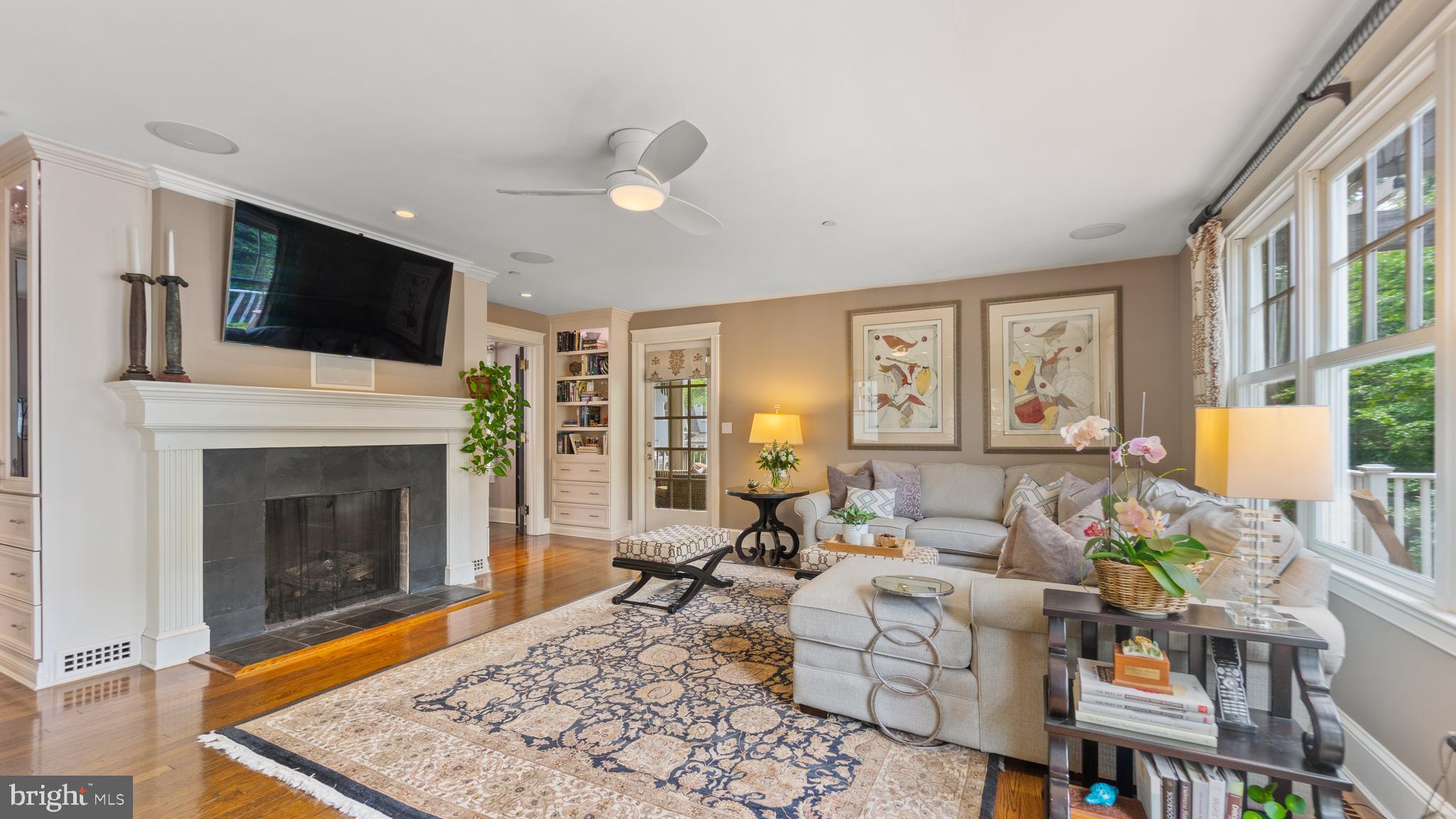 MURRAY HILL - Residential