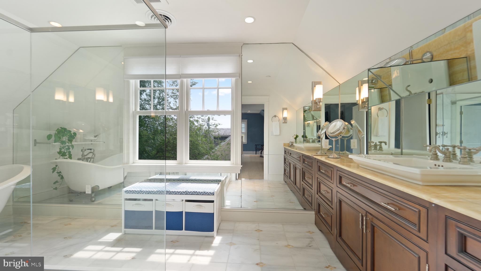 MURRAY HILL - Residential