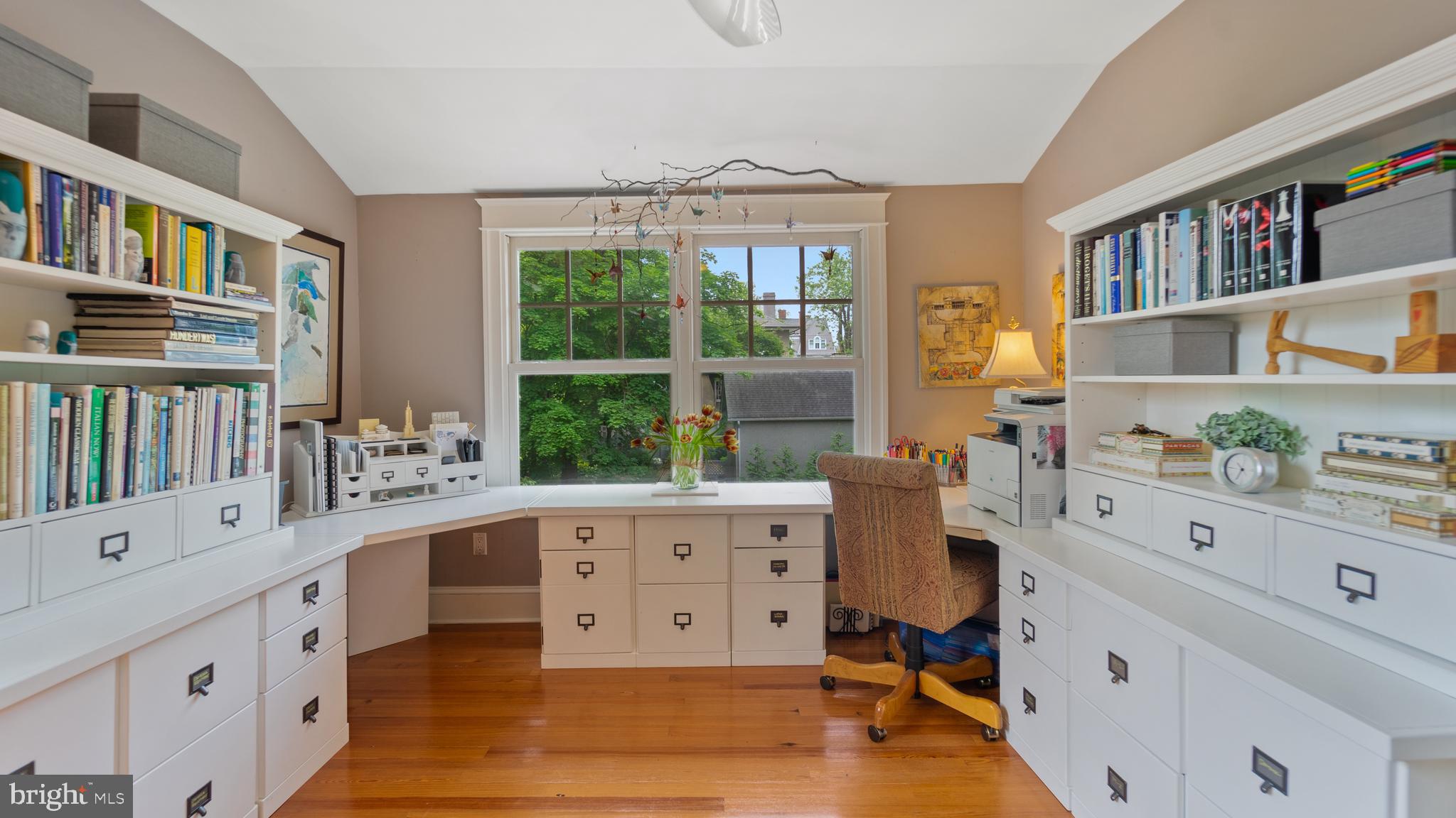 MURRAY HILL - Residential