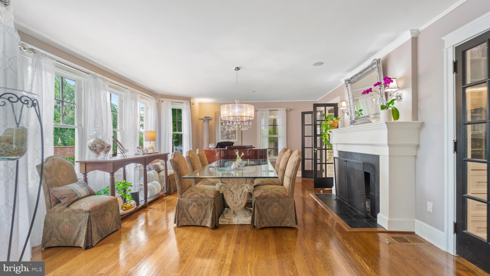 MURRAY HILL - Residential