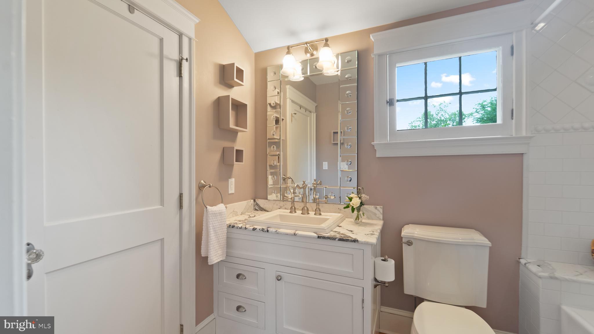 MURRAY HILL - Residential