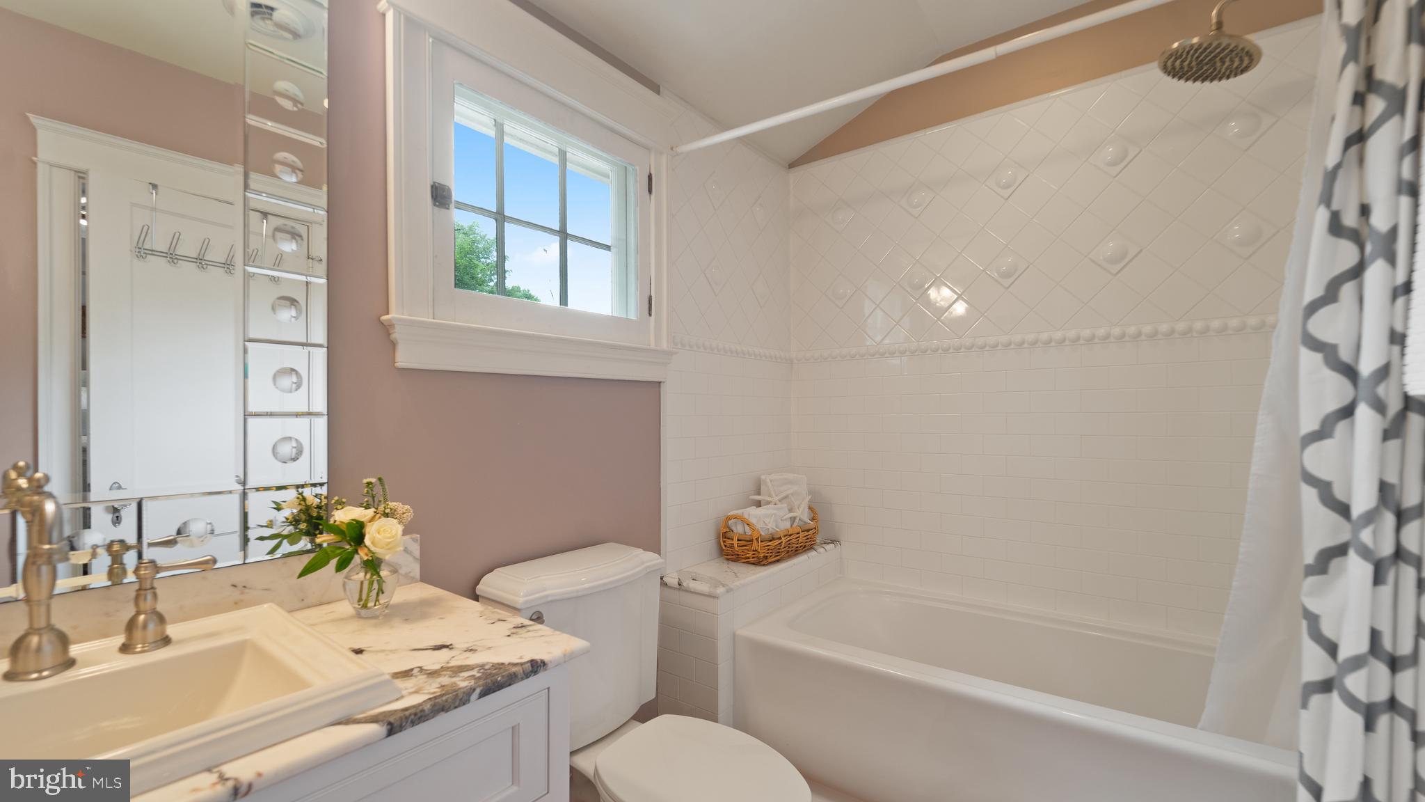 MURRAY HILL - Residential