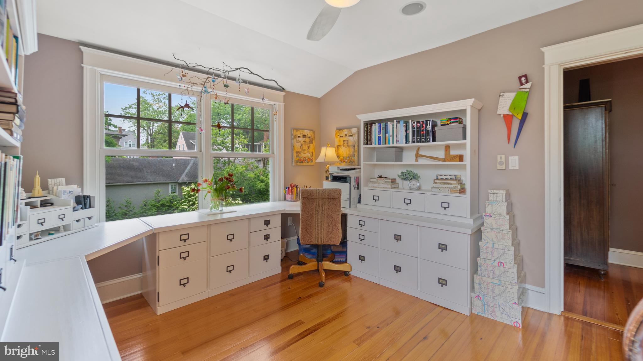 MURRAY HILL - Residential