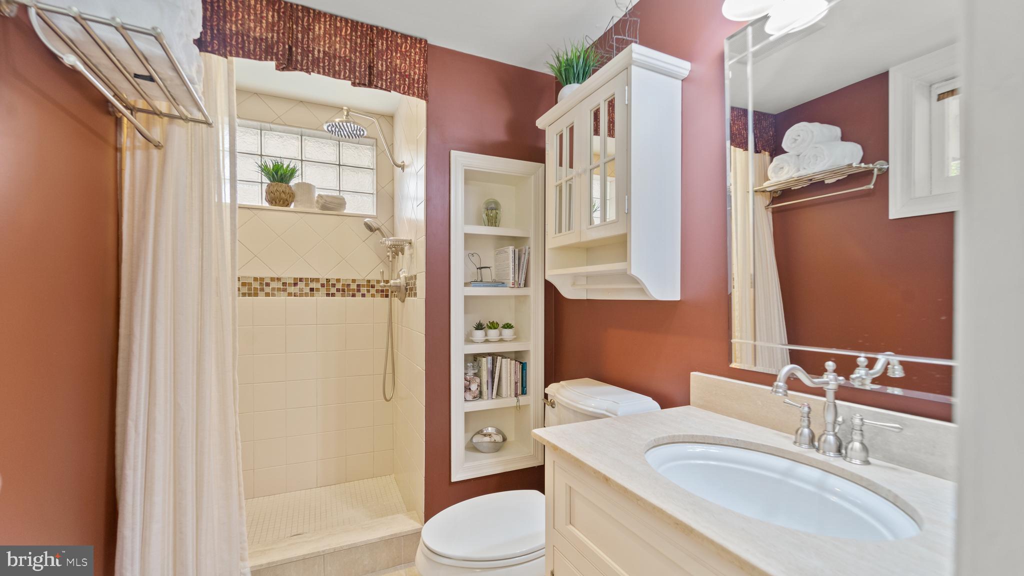 MURRAY HILL - Residential