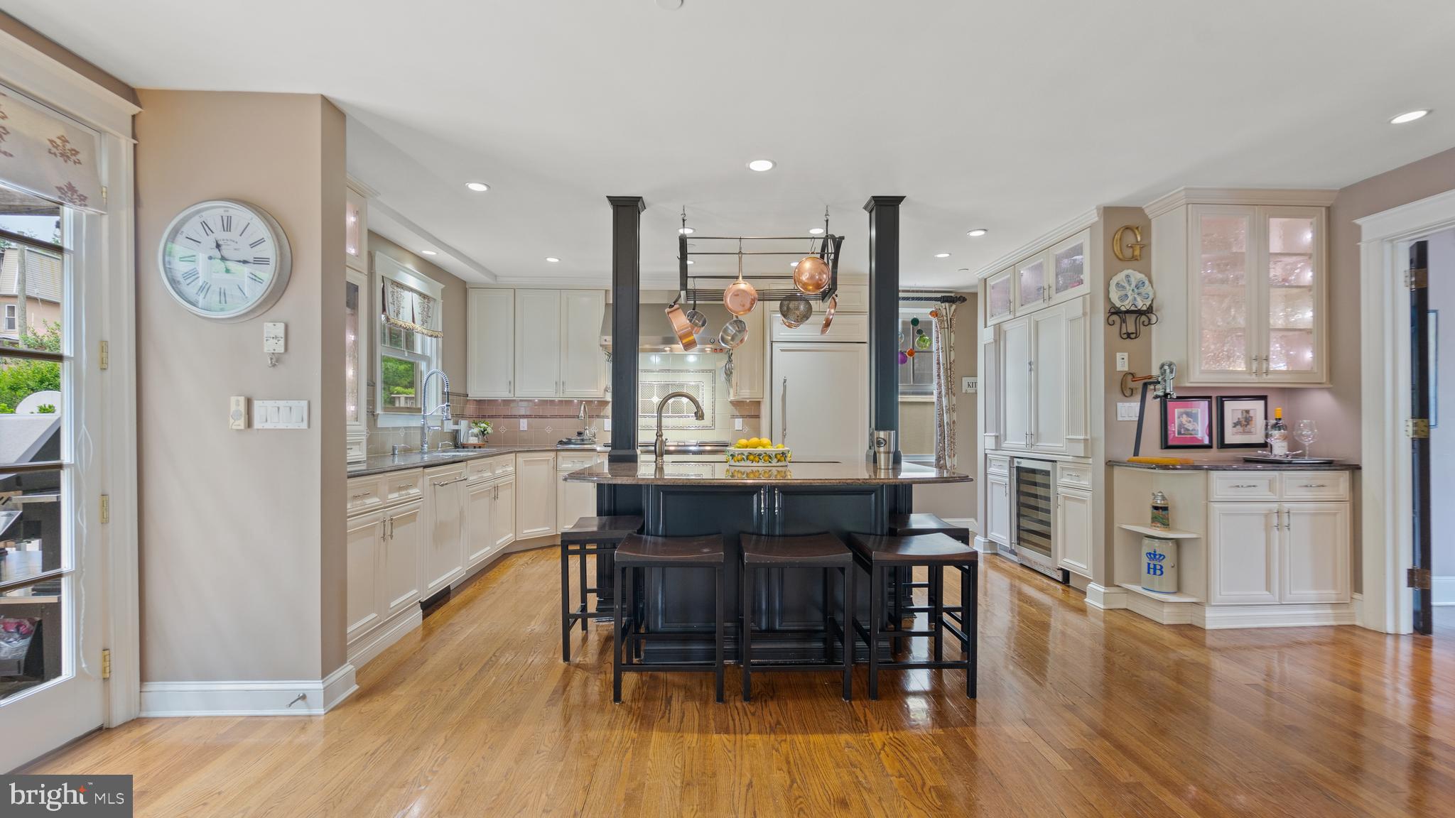 MURRAY HILL - Residential