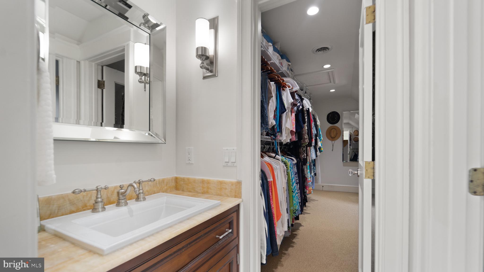 MURRAY HILL - Residential