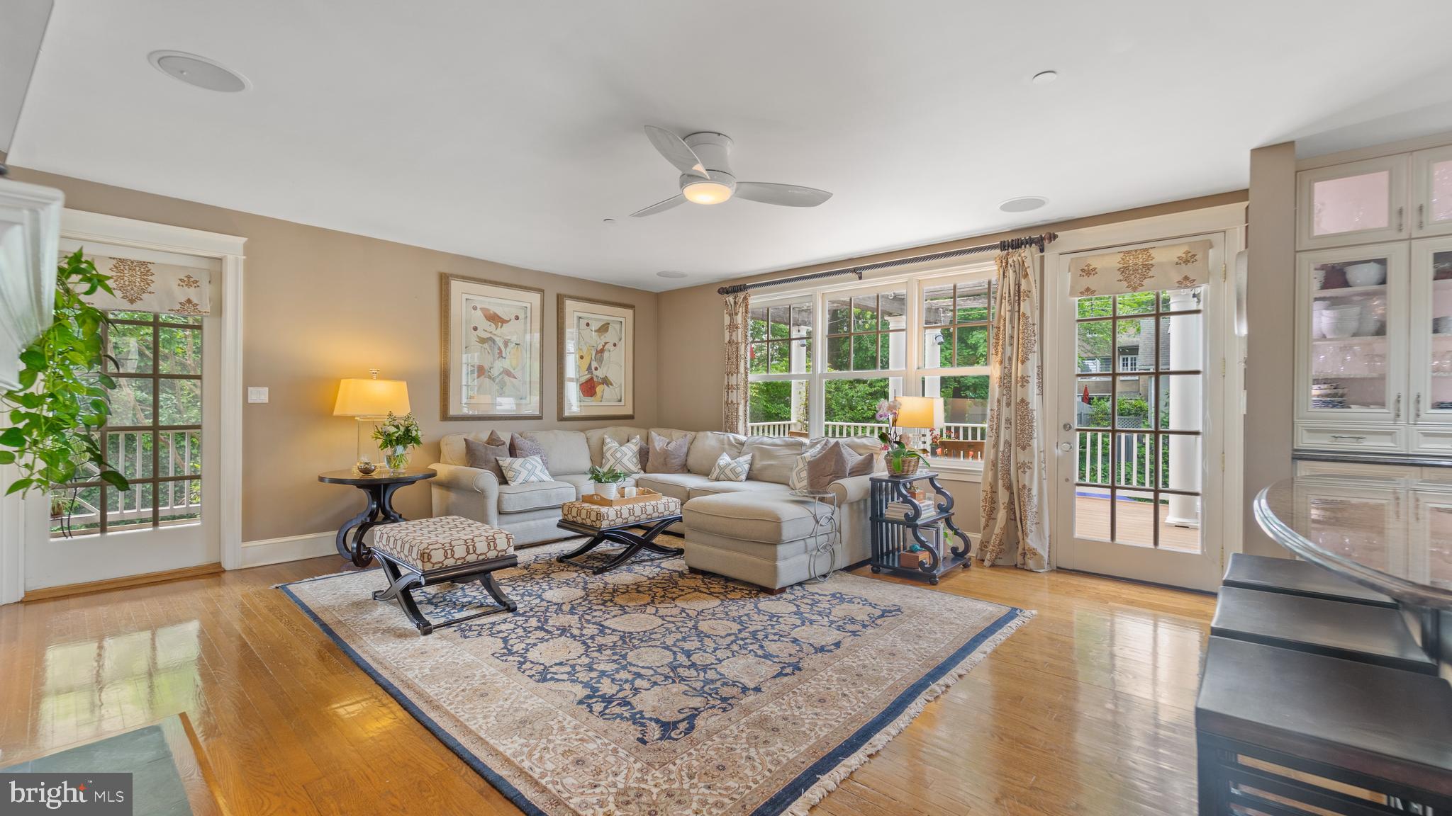 MURRAY HILL - Residential