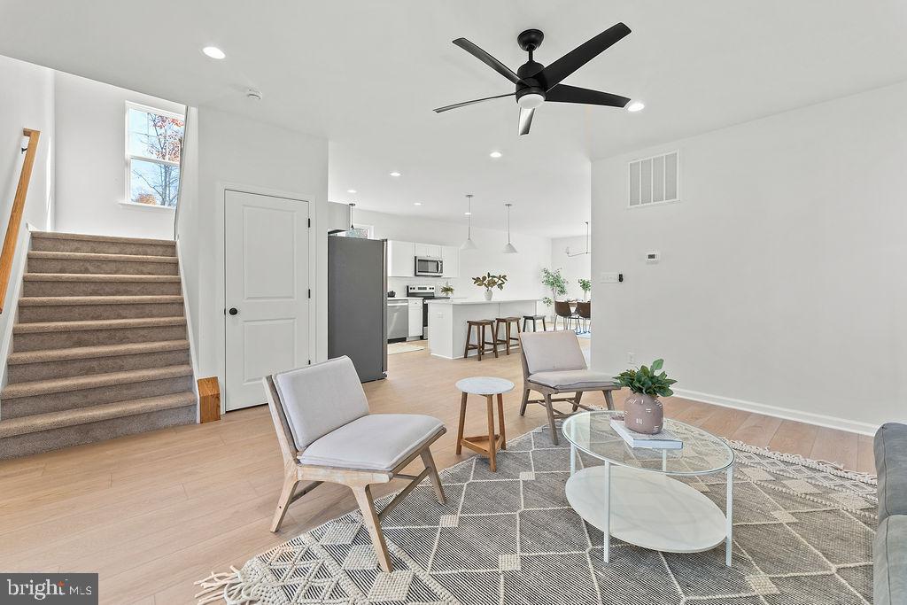 LAKE FOREST - Residential