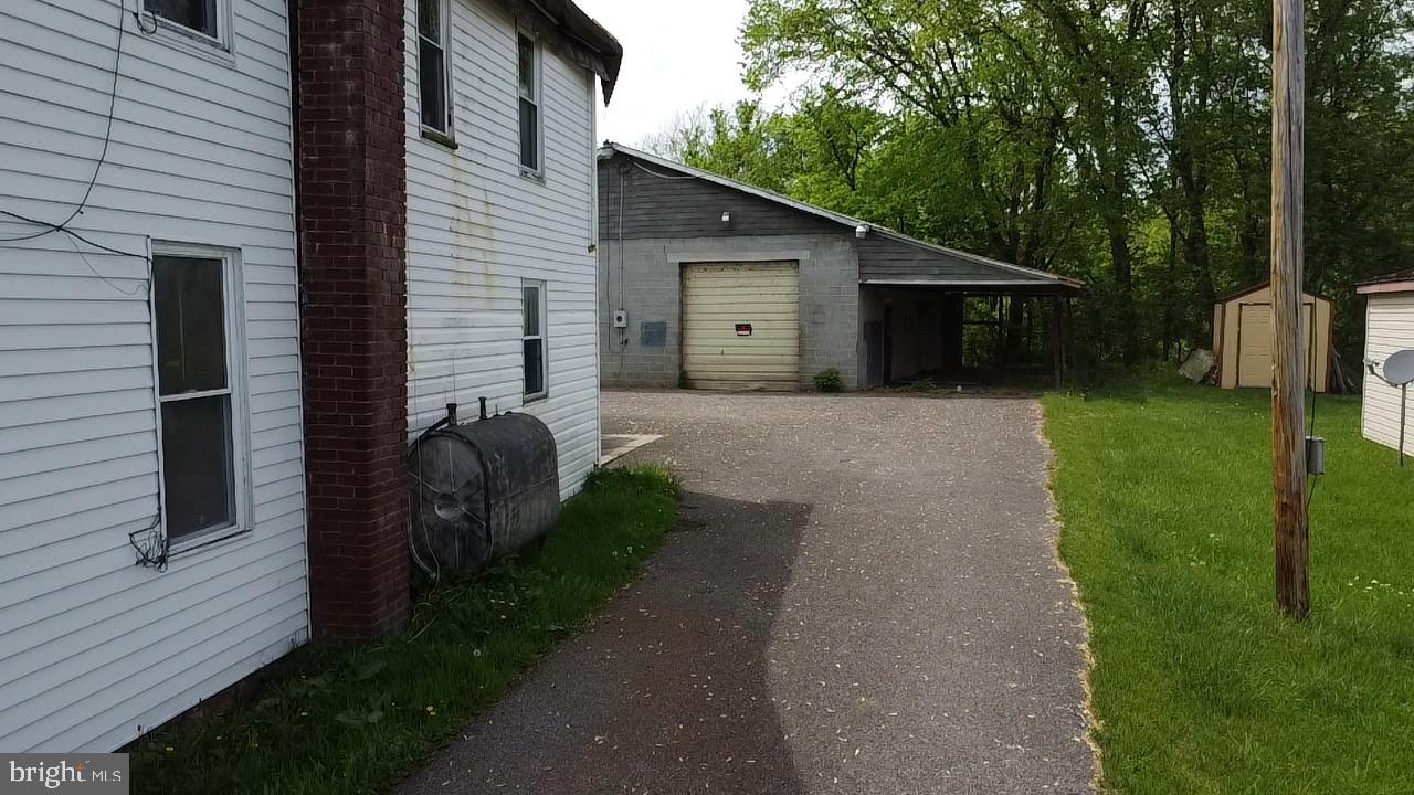 202 LEE STREET