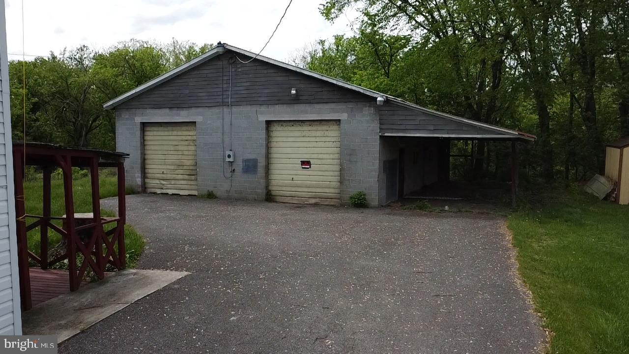 202 LEE STREET