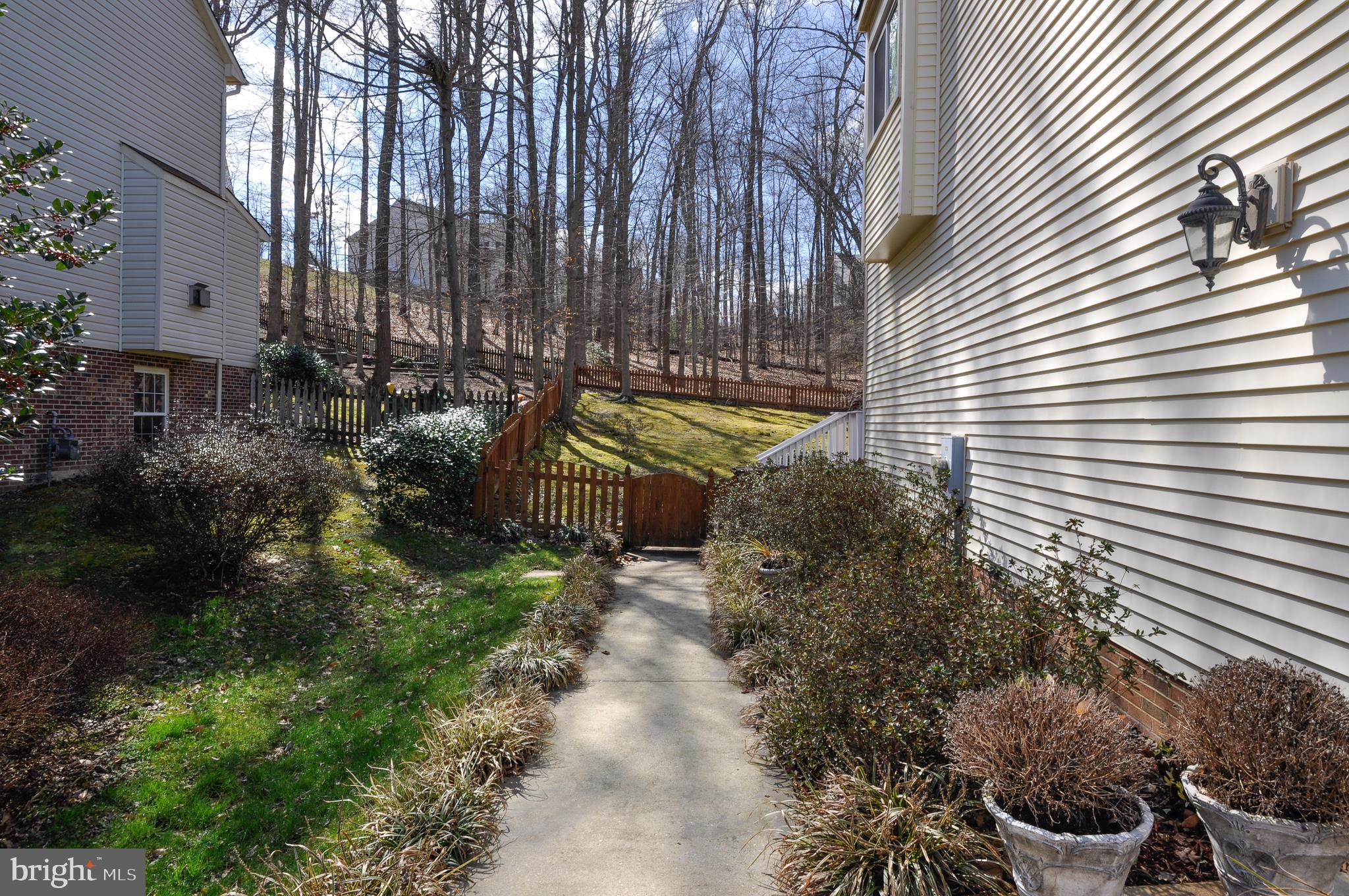 LEE'S HILL - Residential