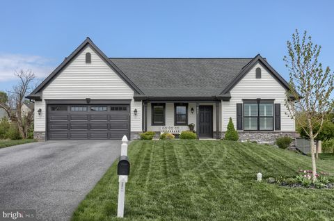 Homes For Sale - 407 Orchid Circle<br/> LEBANON, PA 17046