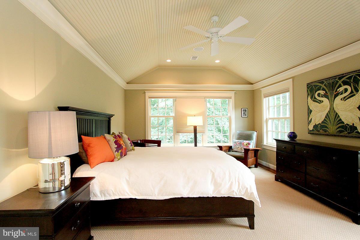 MARY KNOLLS - Residential