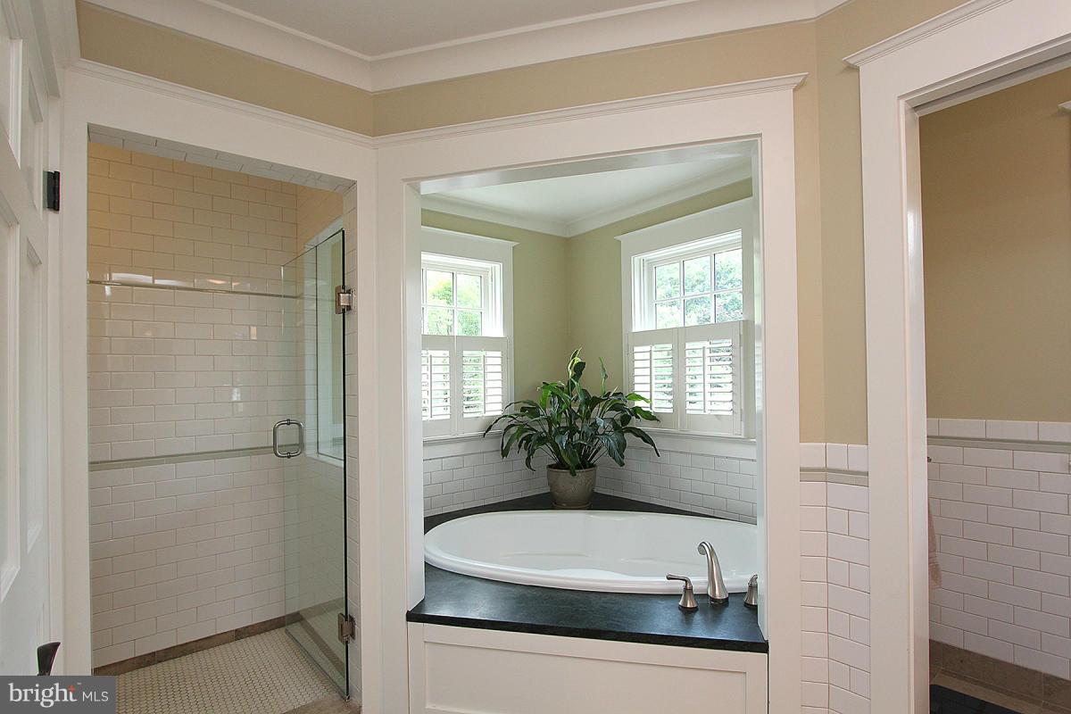 MARY KNOLLS - Residential