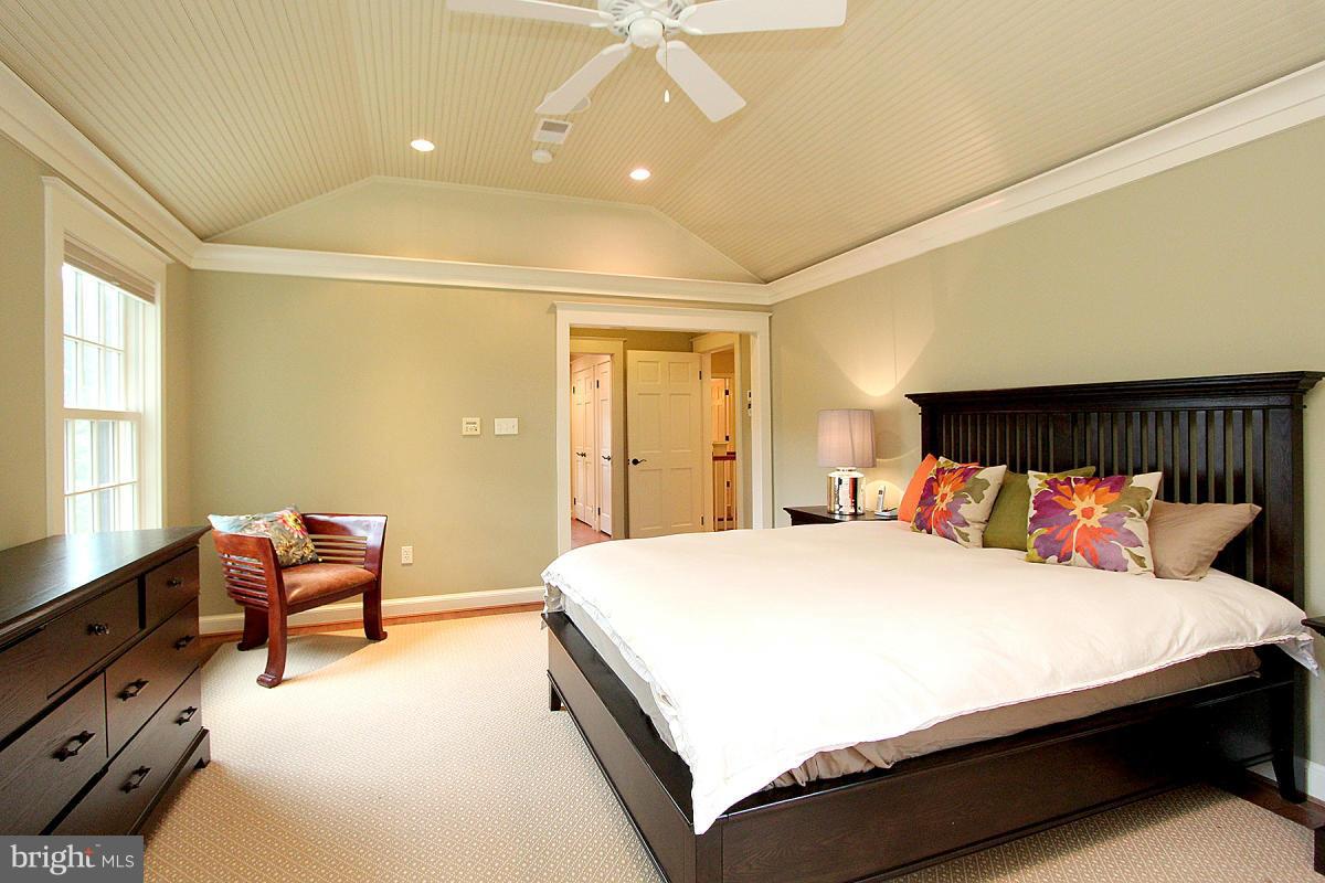 MARY KNOLLS - Residential