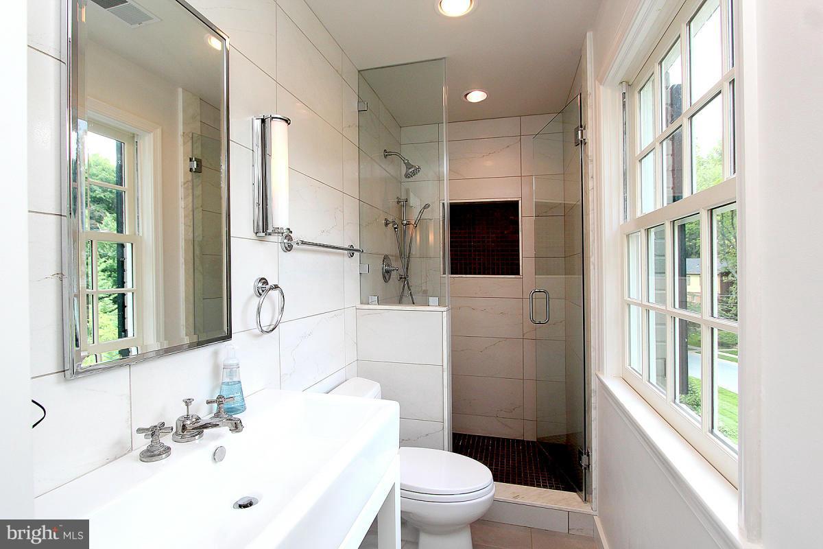 MARY KNOLLS - Residential