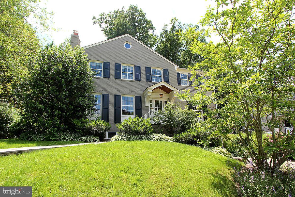 MARY KNOLLS - Residential