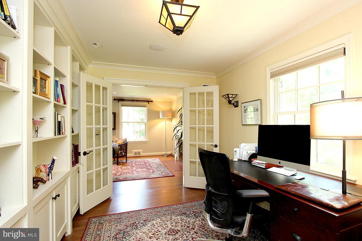 MARY KNOLLS - Residential