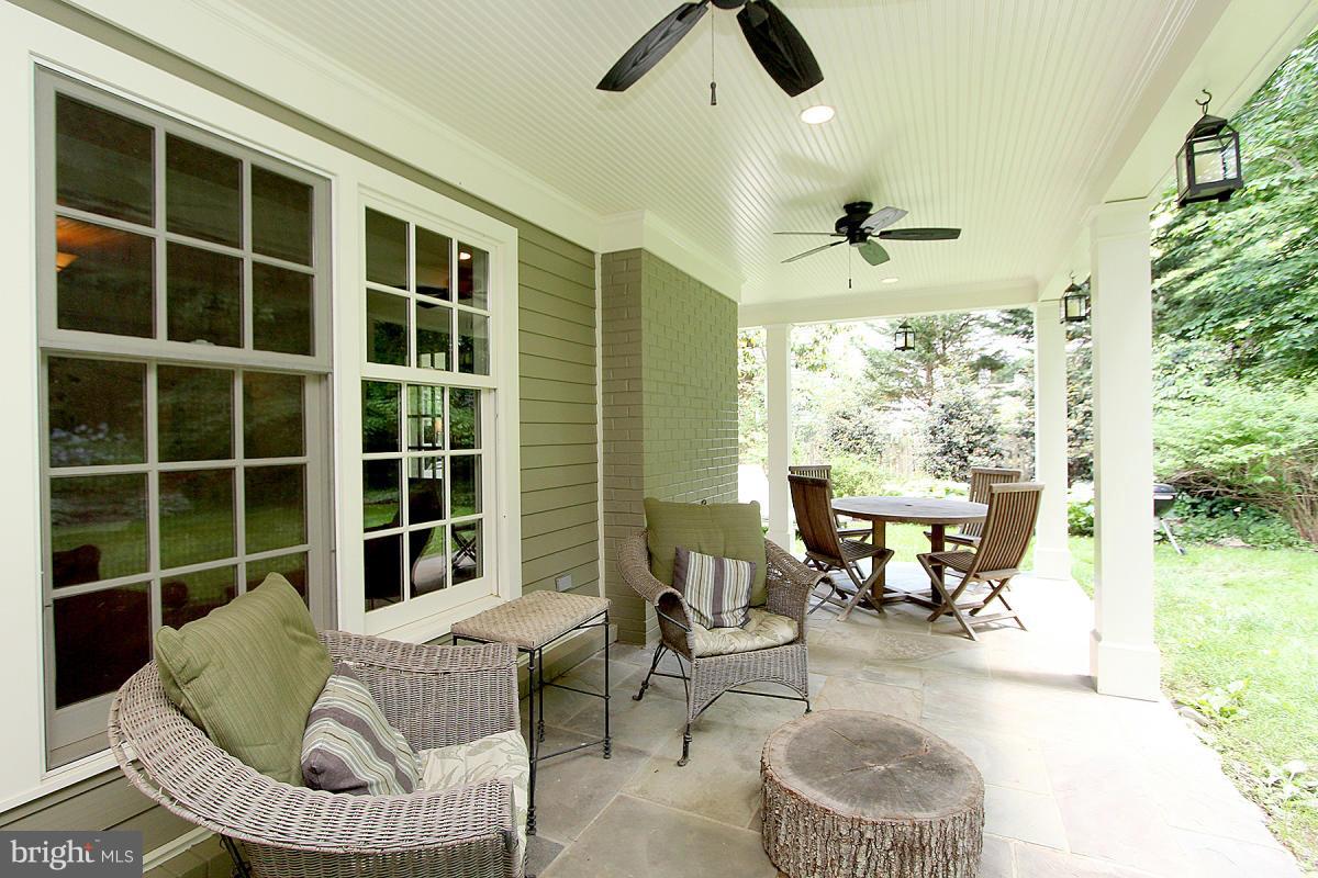 MARY KNOLLS - Residential