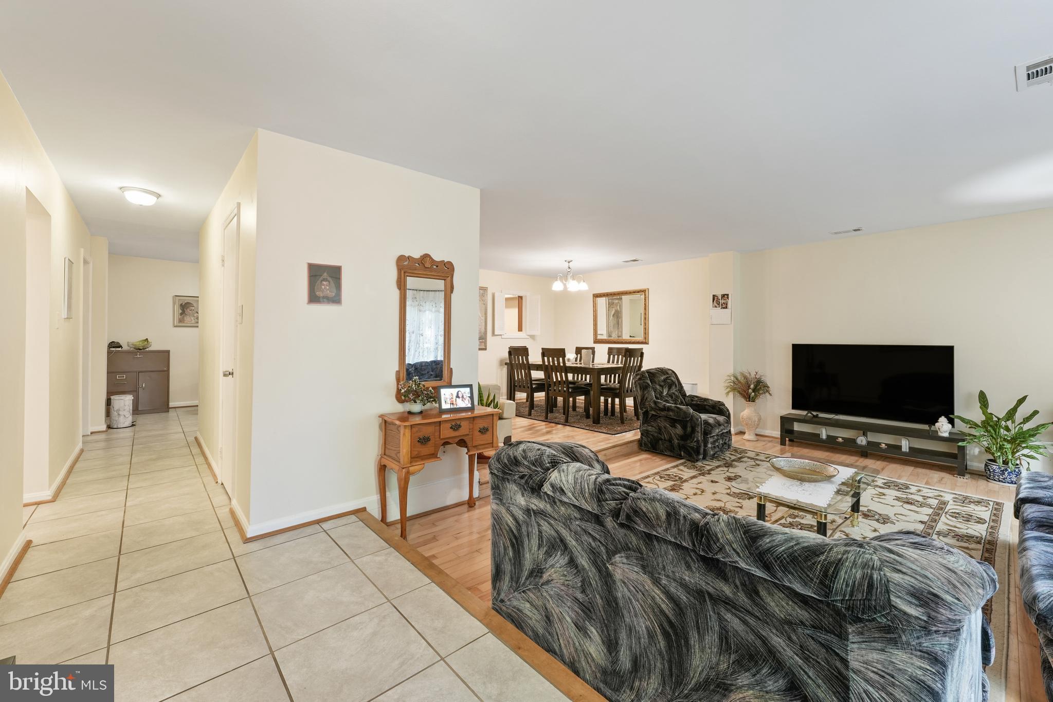 FAIRFAX PLAZA TOWNHOUSES - Residential