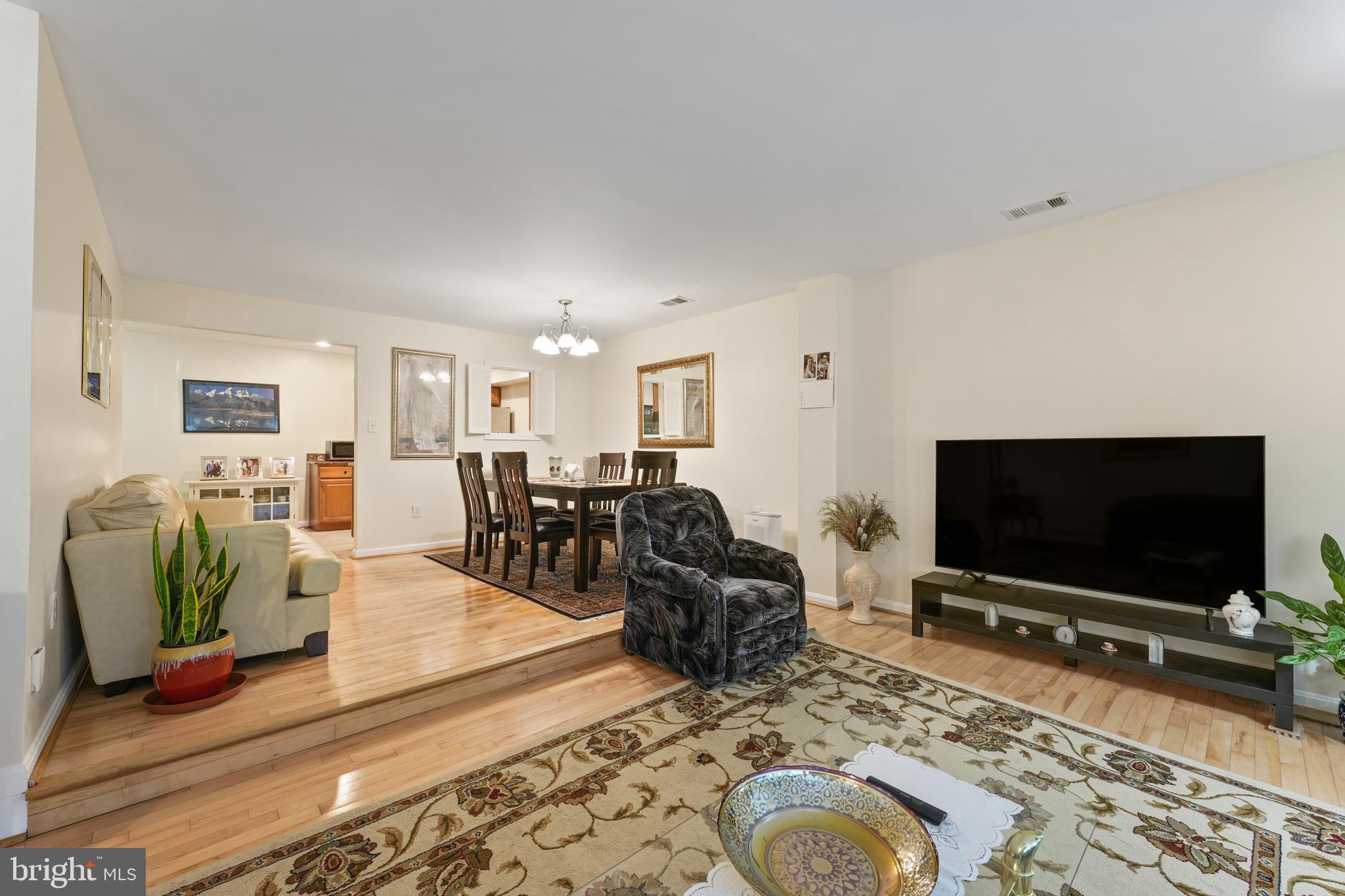 FAIRFAX PLAZA TOWNHOUSES - Residential