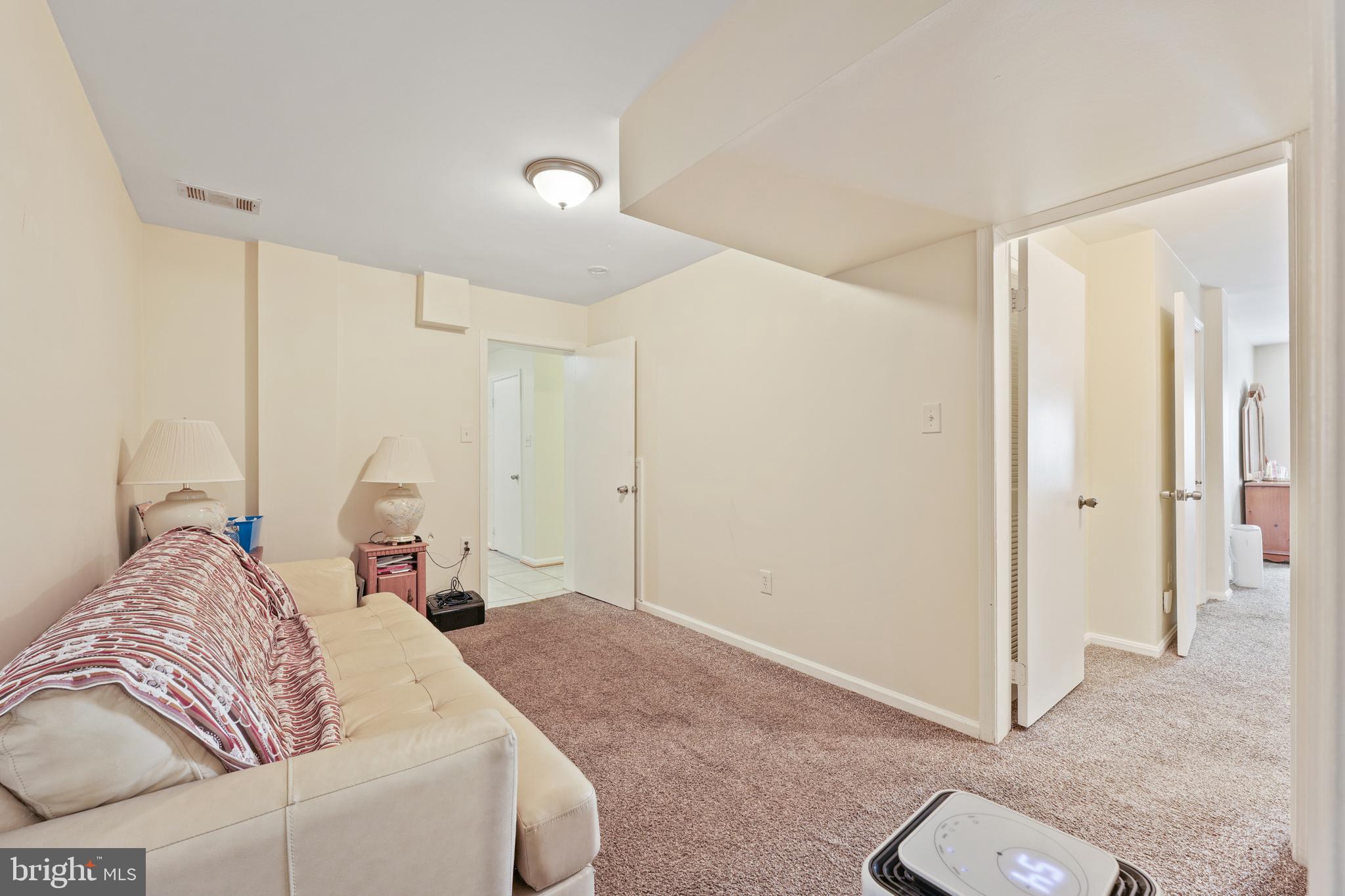 FAIRFAX PLAZA TOWNHOUSES - Residential