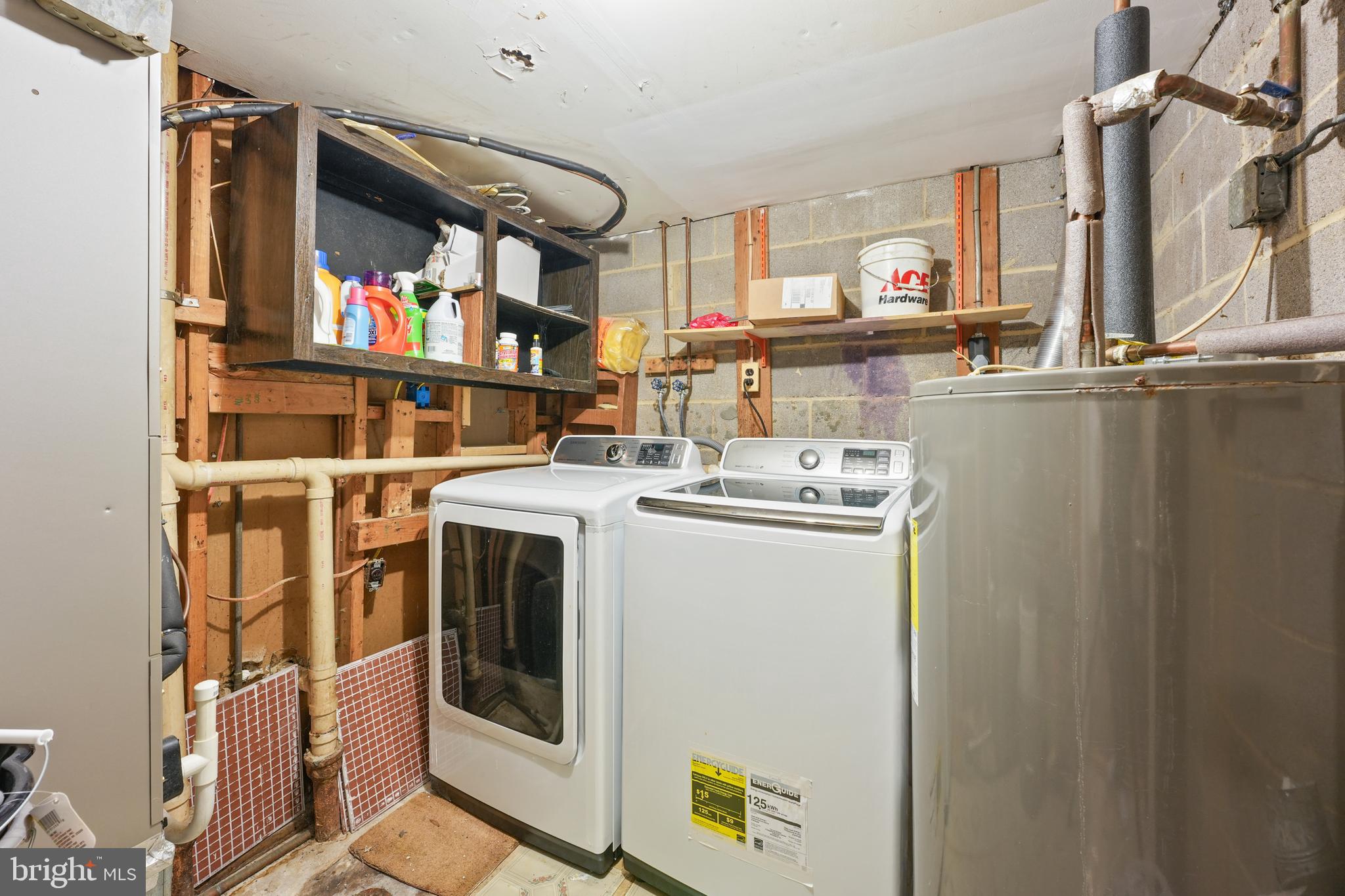 FAIRFAX PLAZA TOWNHOUSES - Residential