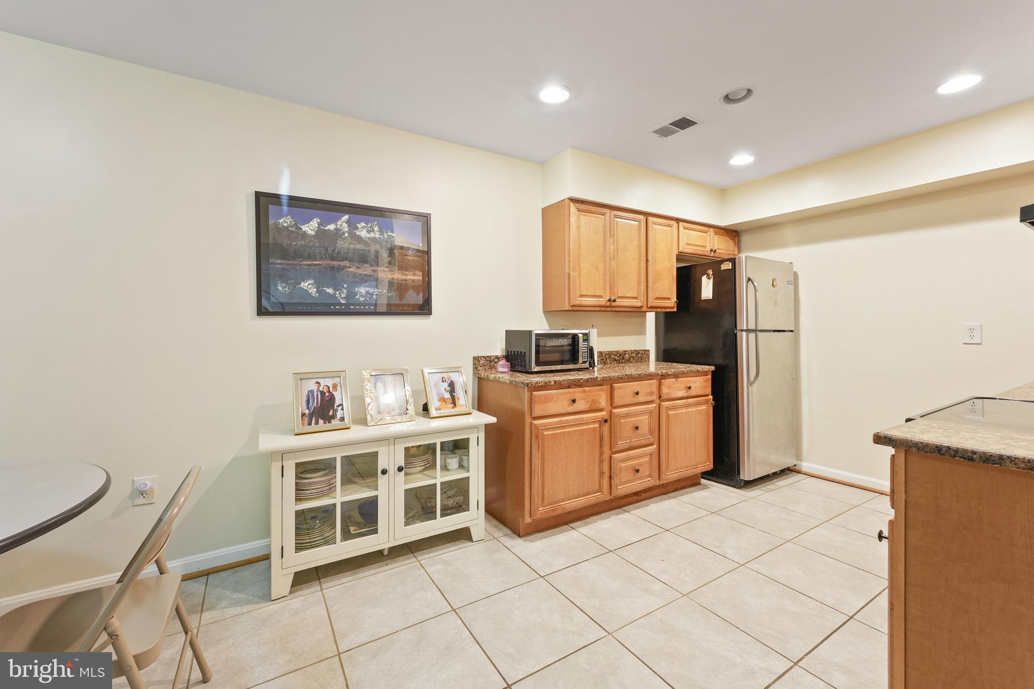 FAIRFAX PLAZA TOWNHOUSES - Residential