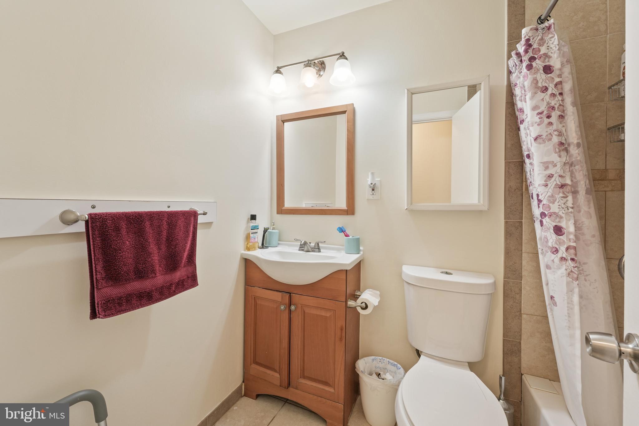 FAIRFAX PLAZA TOWNHOUSES - Residential