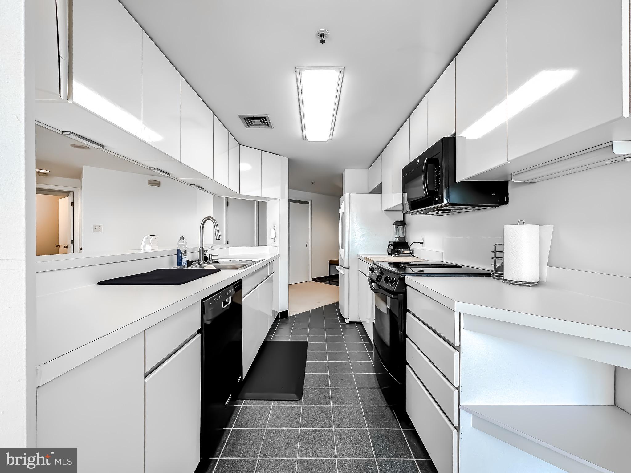 INNER HARBOR - Residential Lease