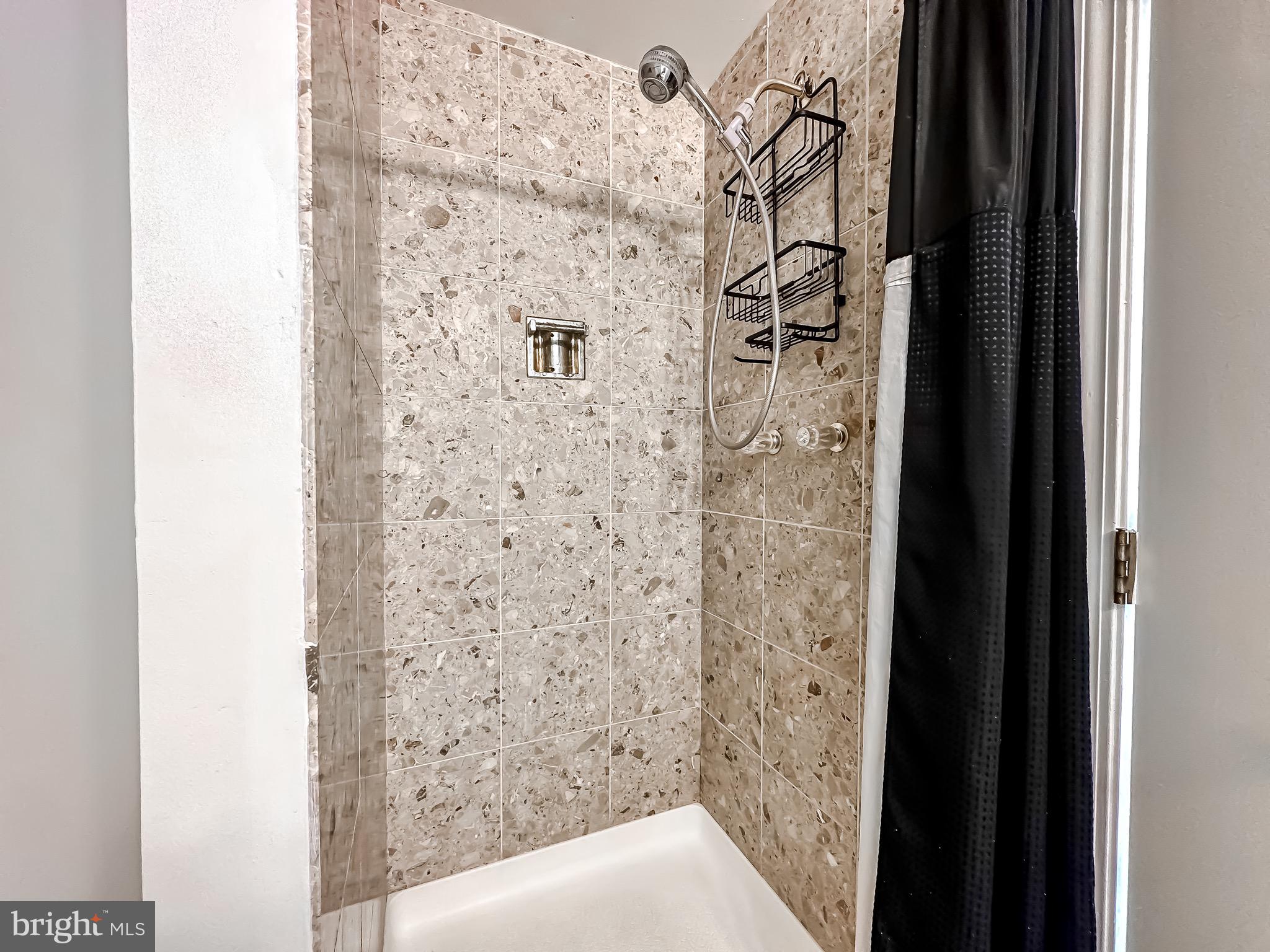 INNER HARBOR - Residential Lease