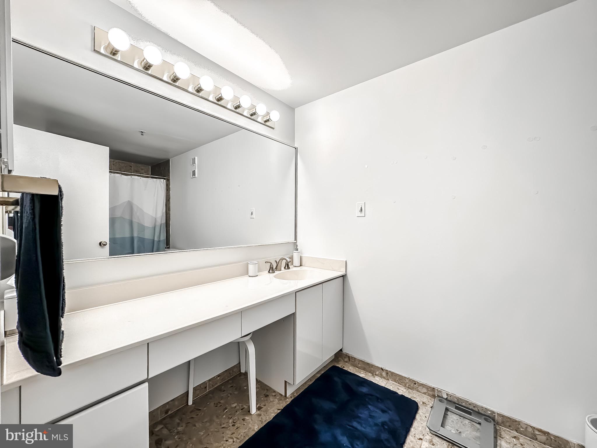 INNER HARBOR - Residential Lease