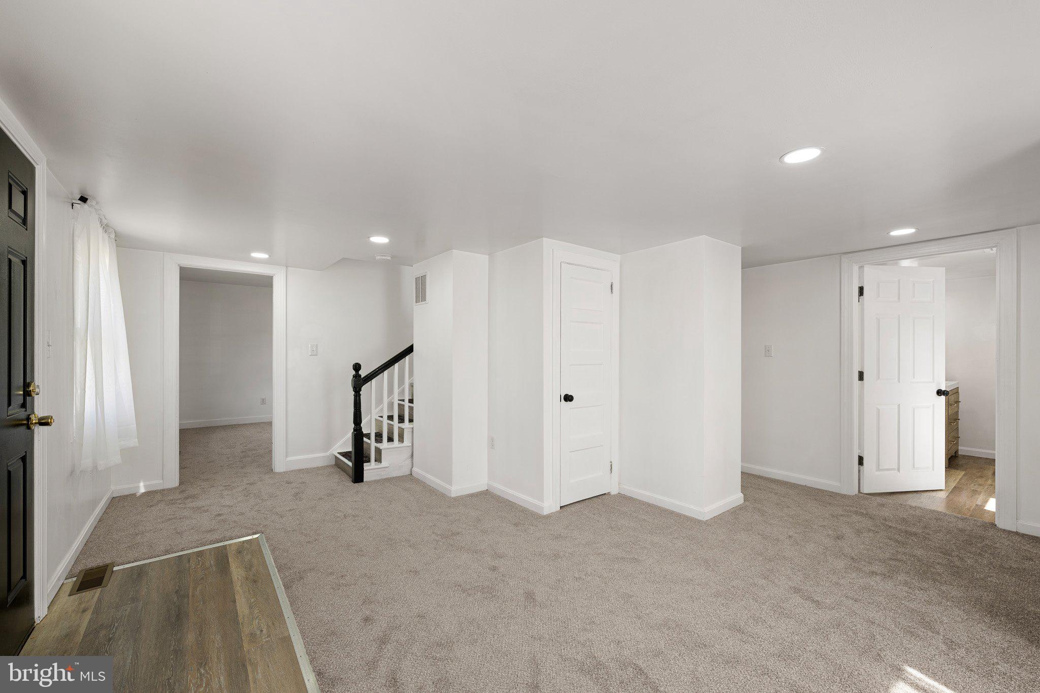 525 W COMMERCE STREET