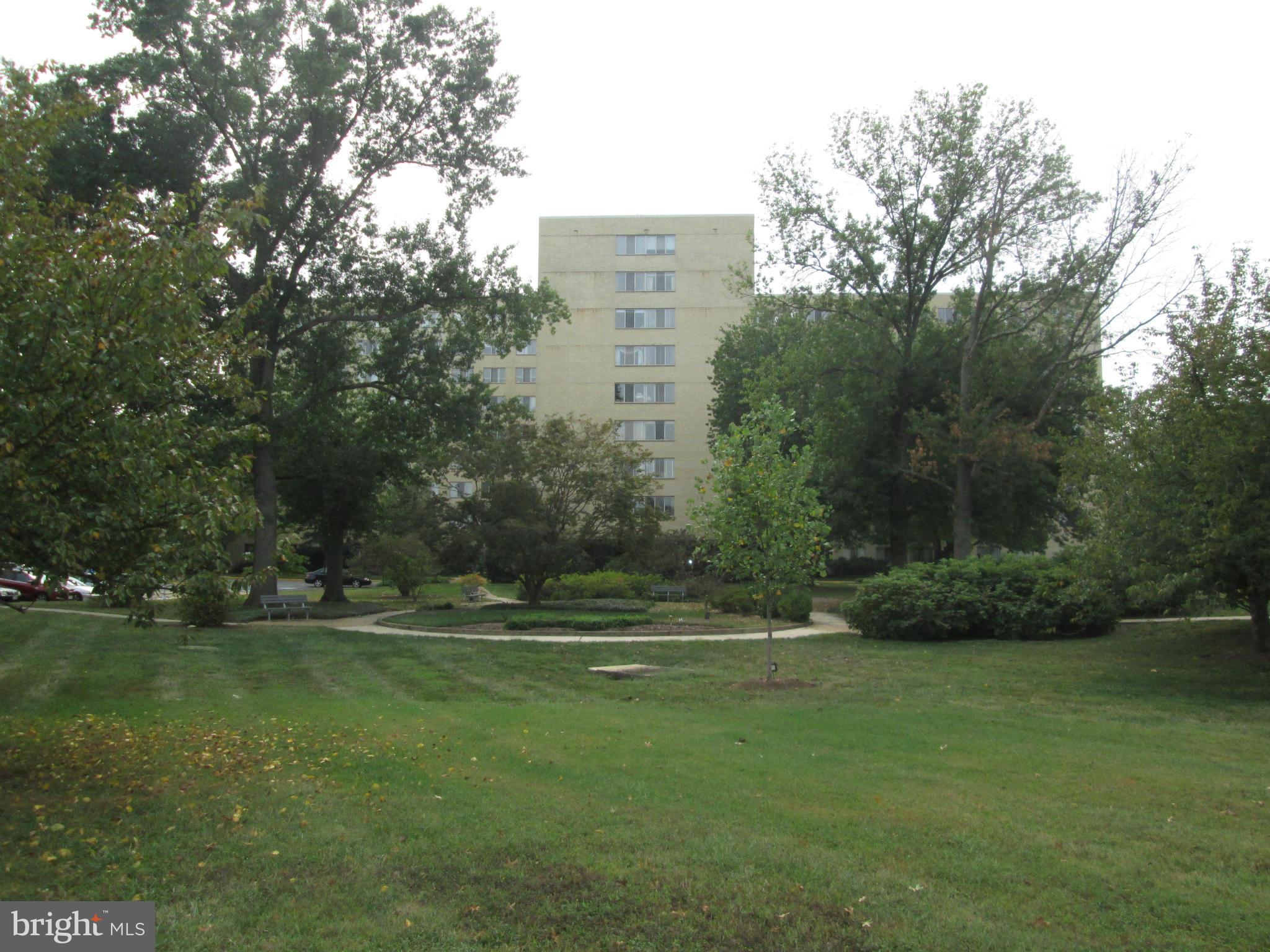 RIVER TOWERS - Residential