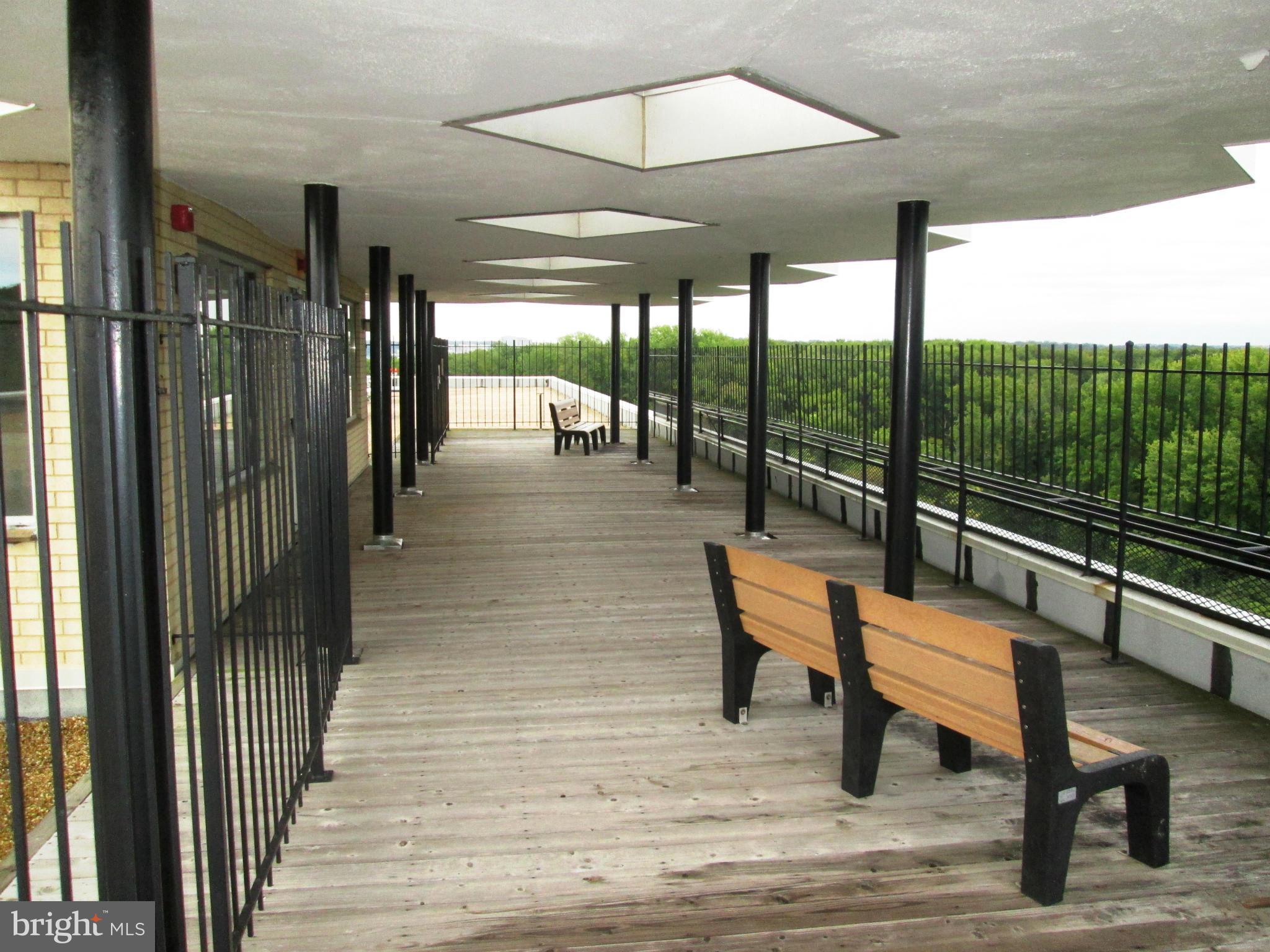 RIVER TOWERS - Residential